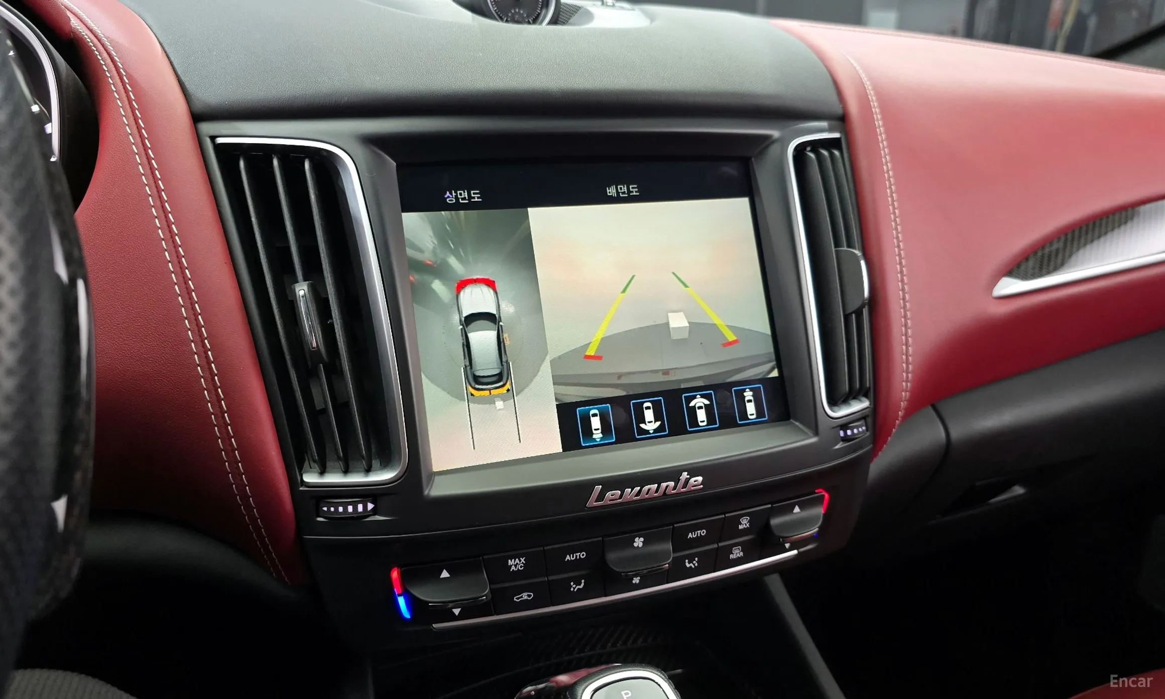 Maserati Levante превью 16