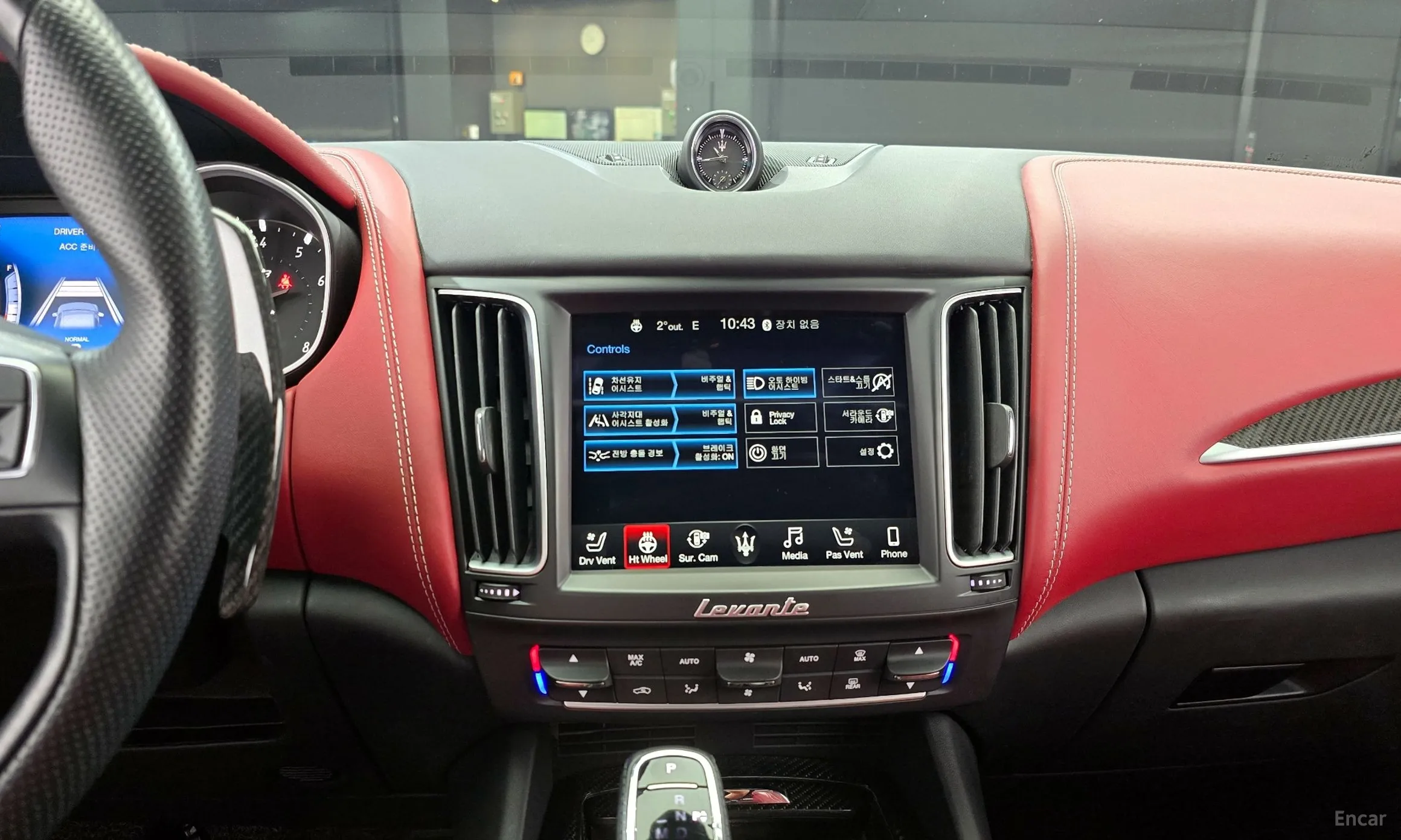 Maserati Levante превью 19