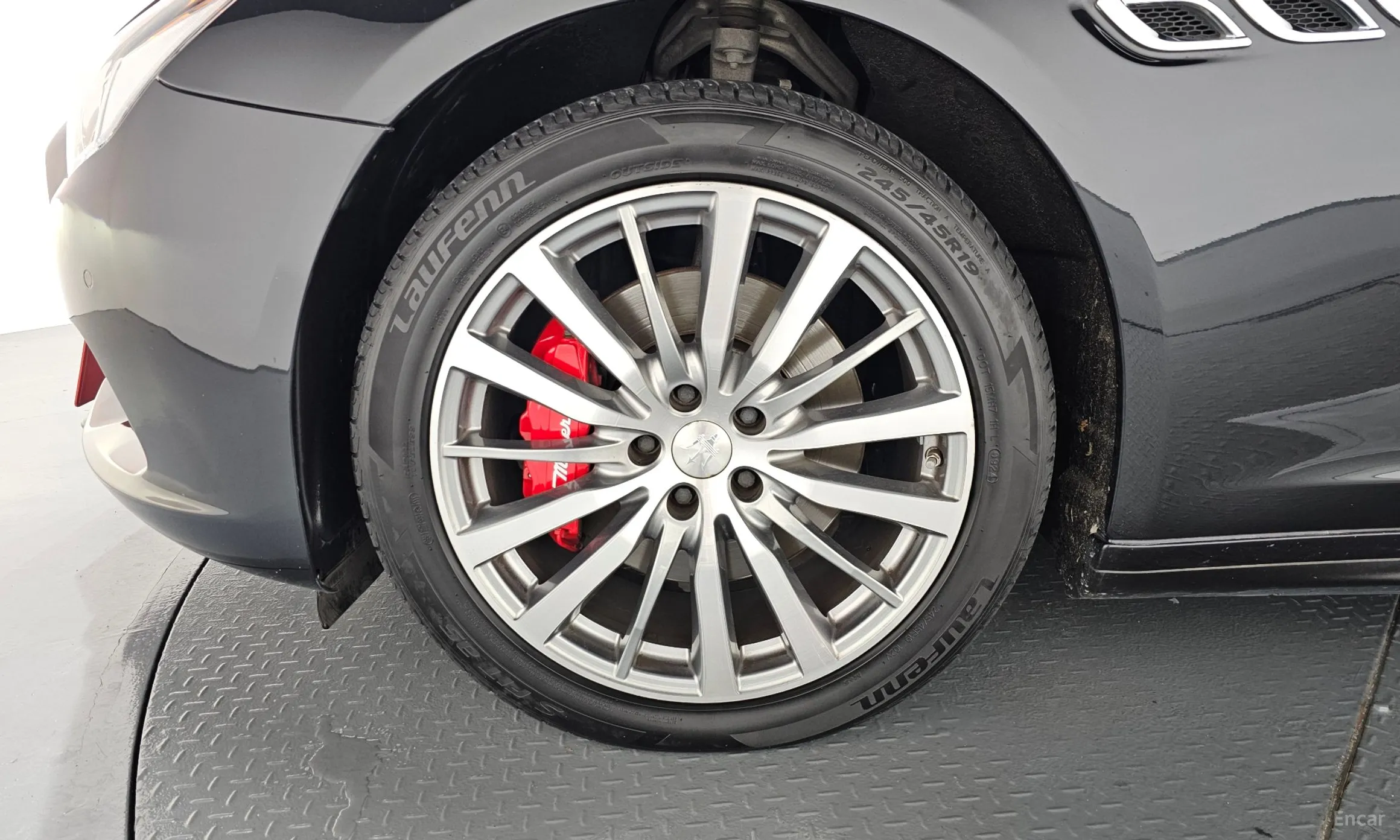 Maserati Quattroporte превью 5