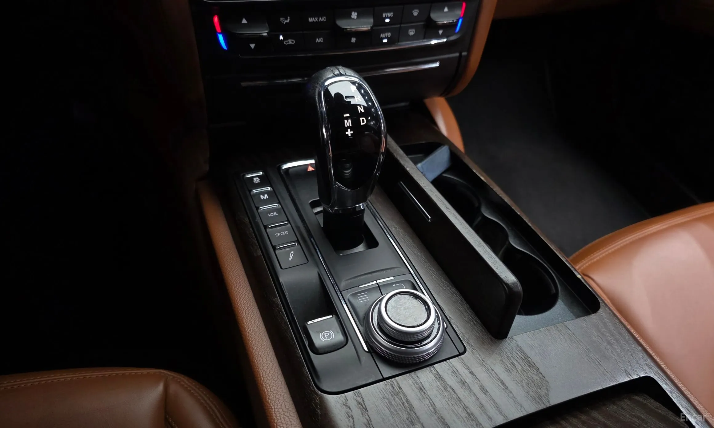 Maserati Quattroporte превью 9