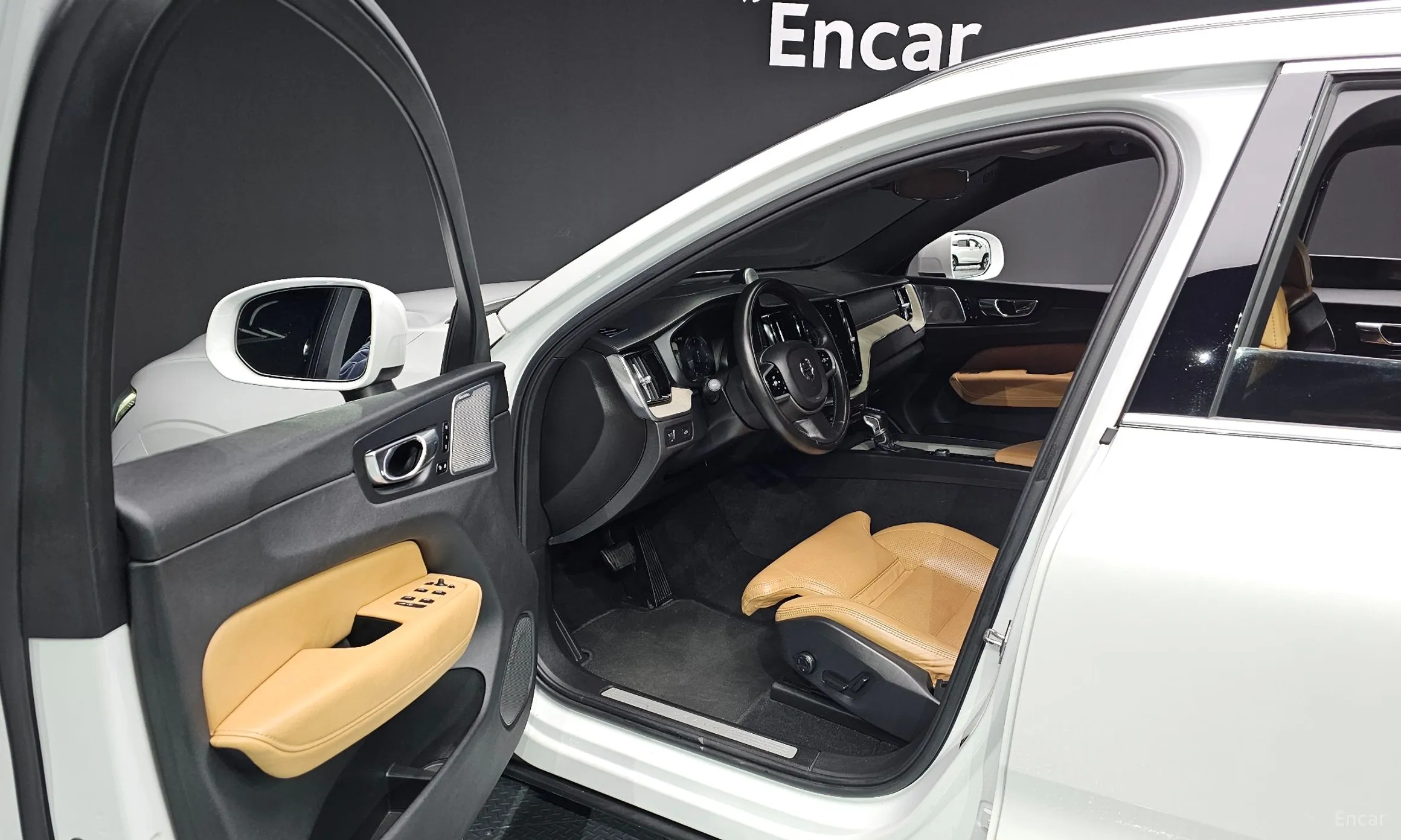 Volvo XC60 Gen 2 превью 10