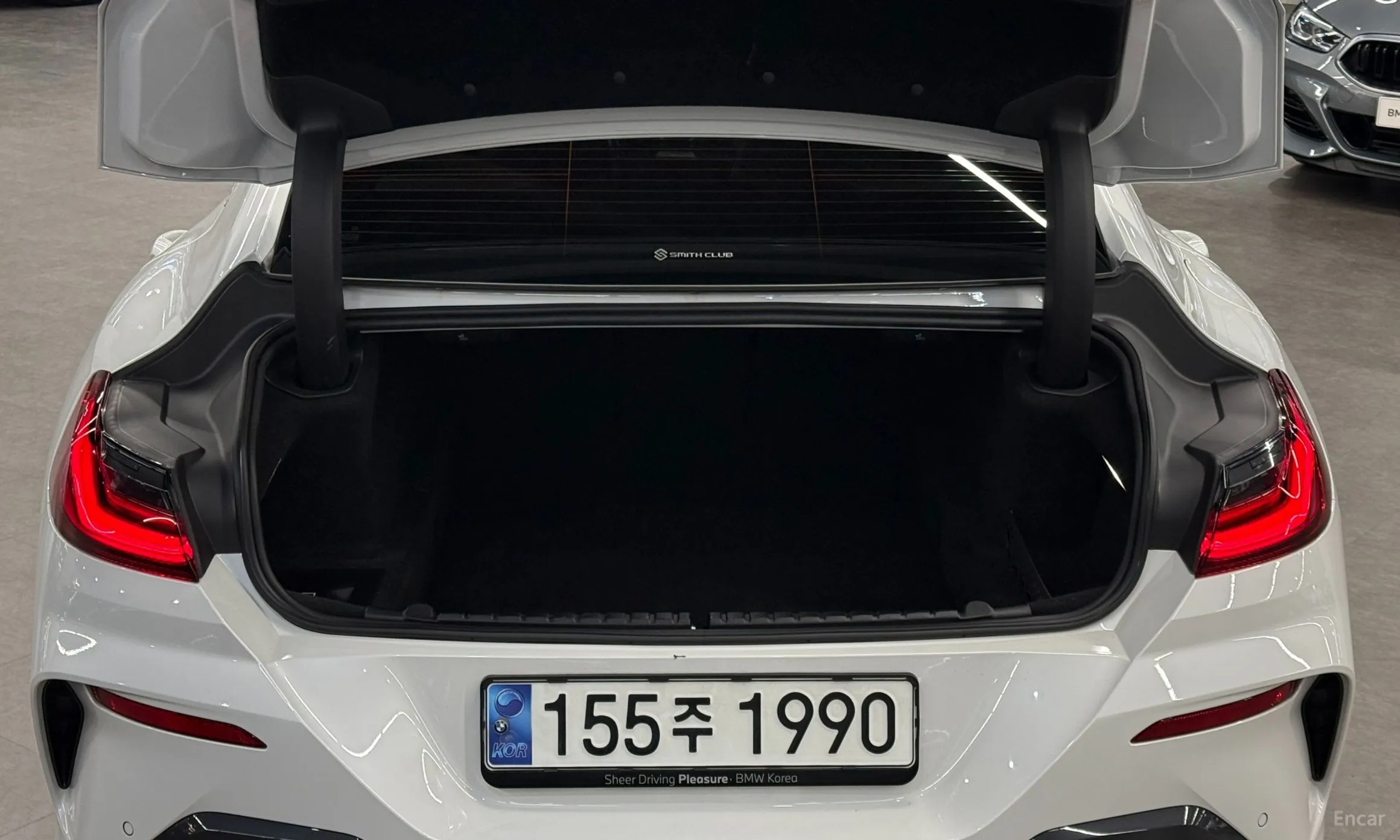 BMW 8-series (G15) превью 11