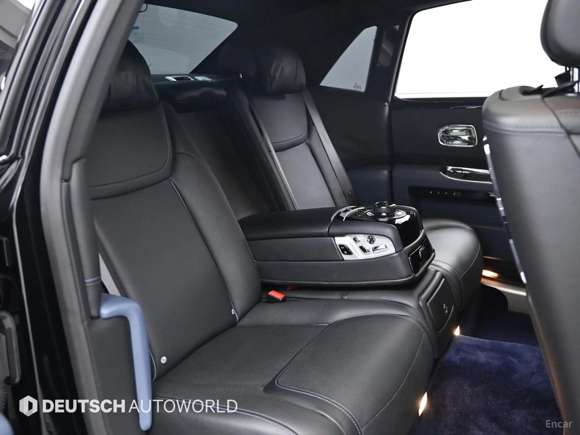 Rolls-Royce Ghost превью 12