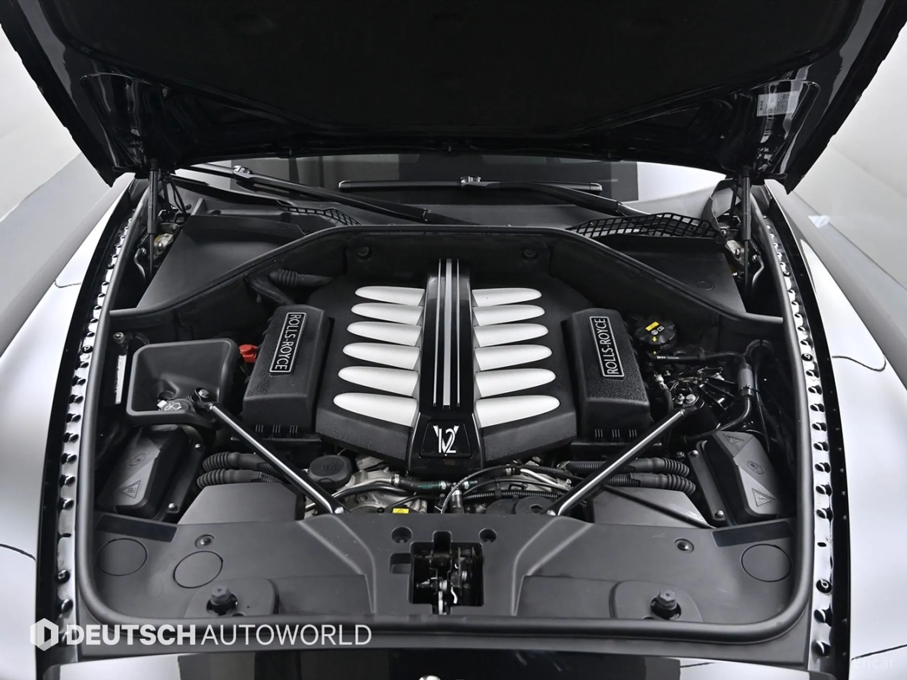 Rolls-Royce Ghost превью 6