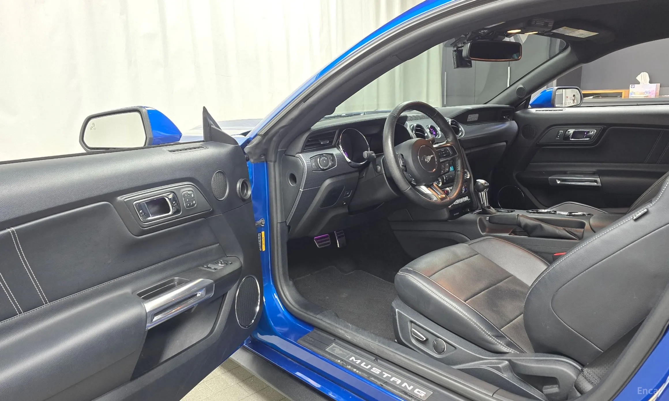 Ford Mustang превью 11