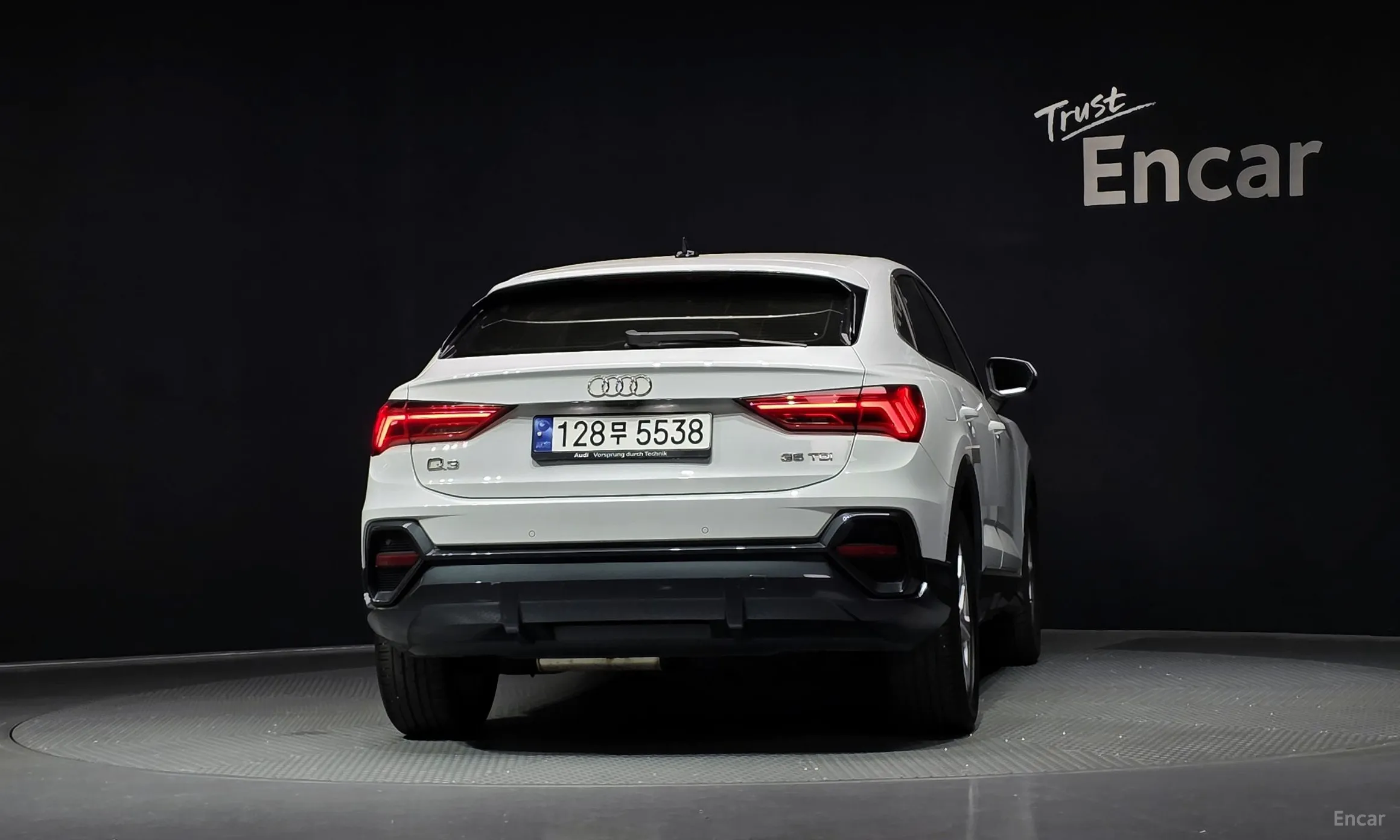 Audi Q3 (F3) превью 4