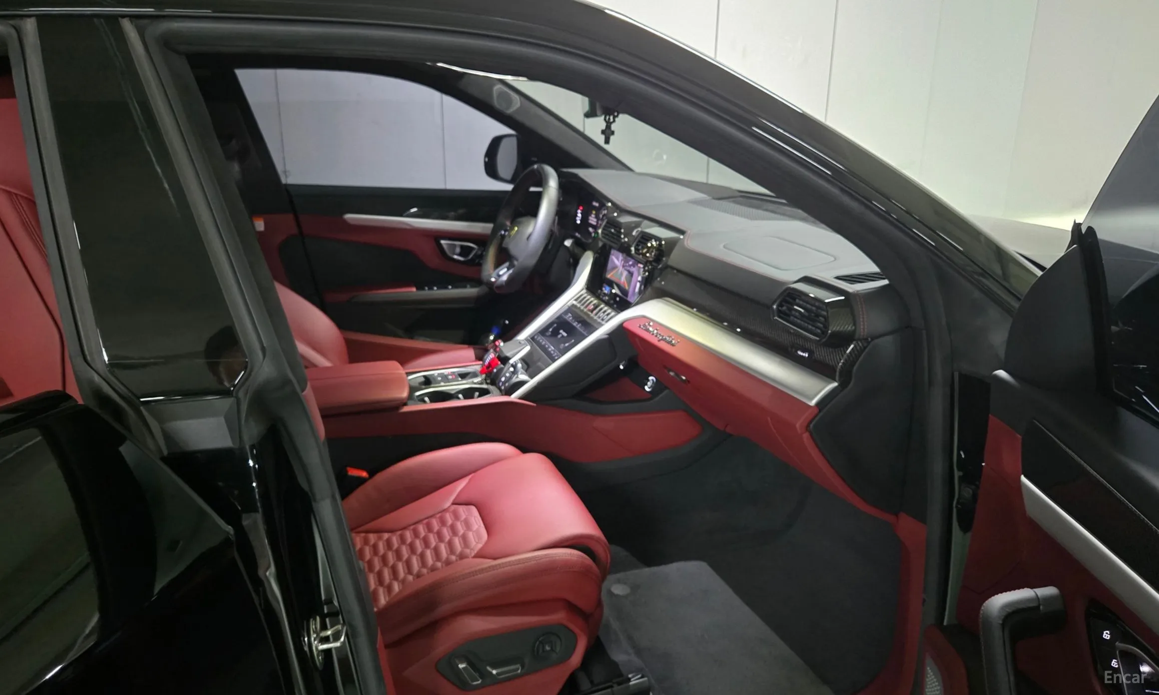 Lamborghini Urus превью 16