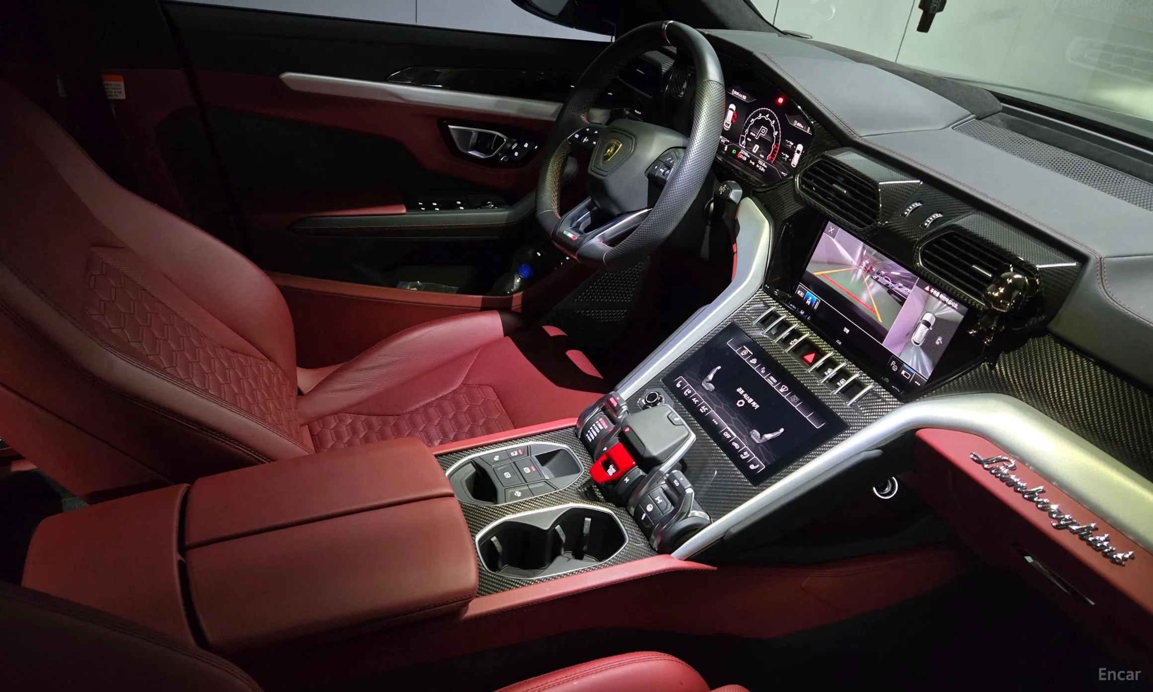 Lamborghini Urus превью 18