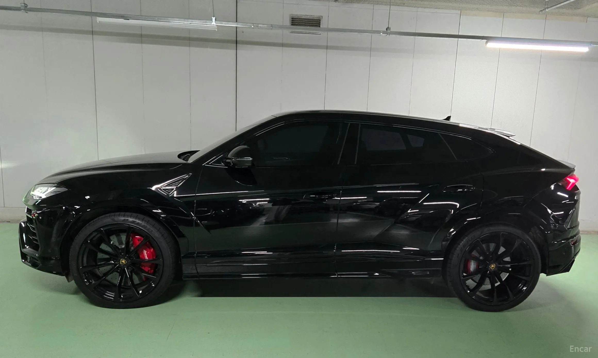 Lamborghini Urus превью 8