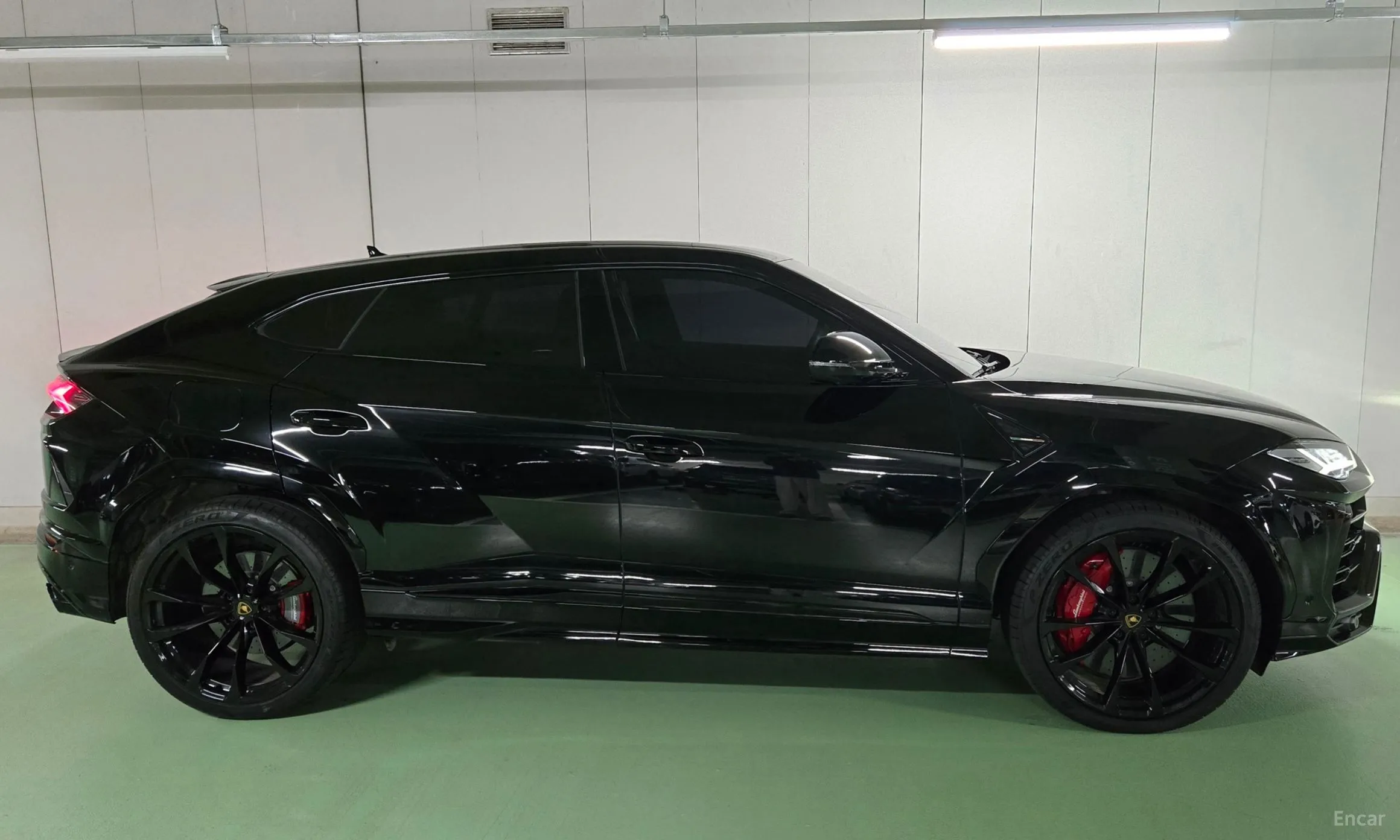 Lamborghini Urus превью 9