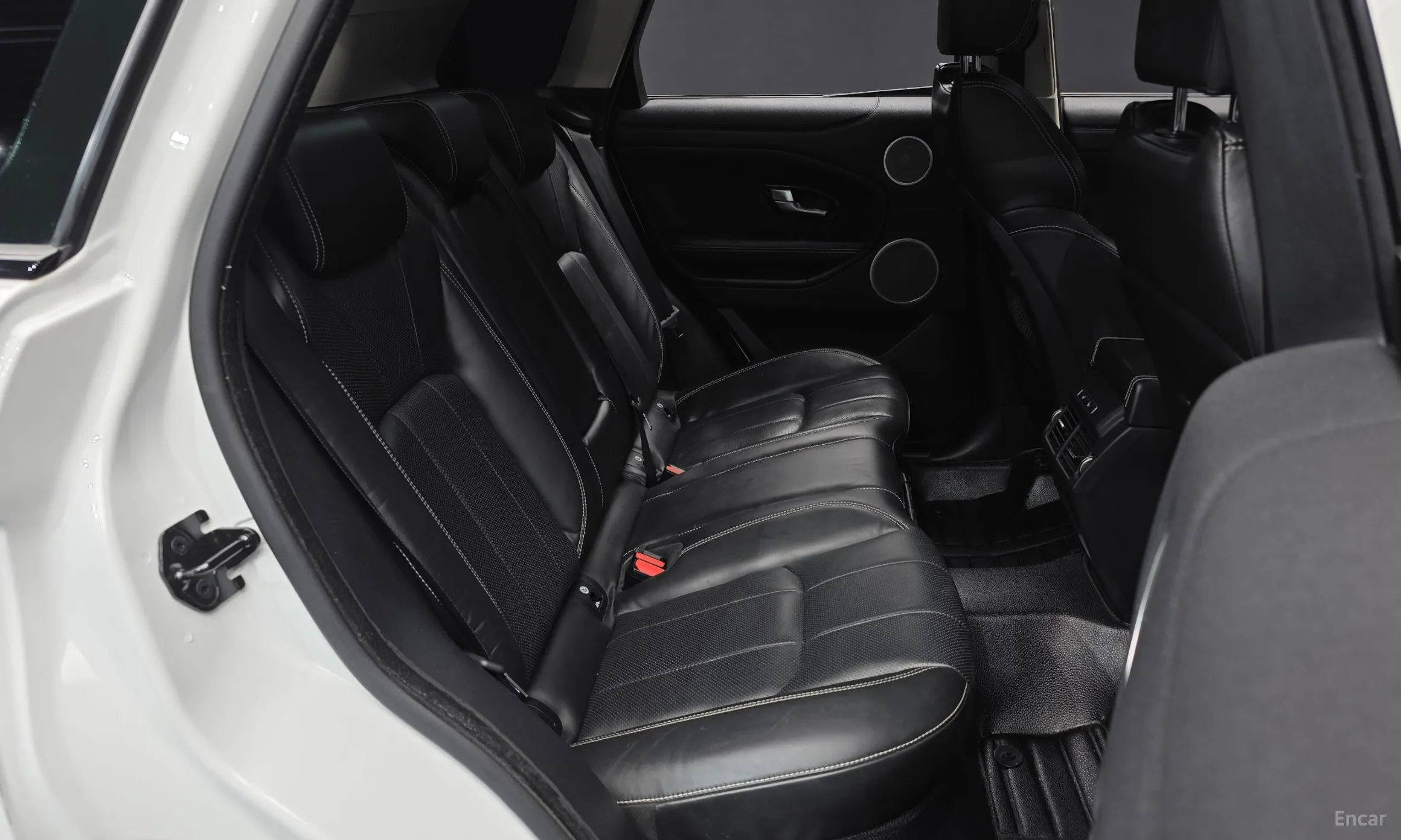 Land Rover Range Rover Evoque превью 12