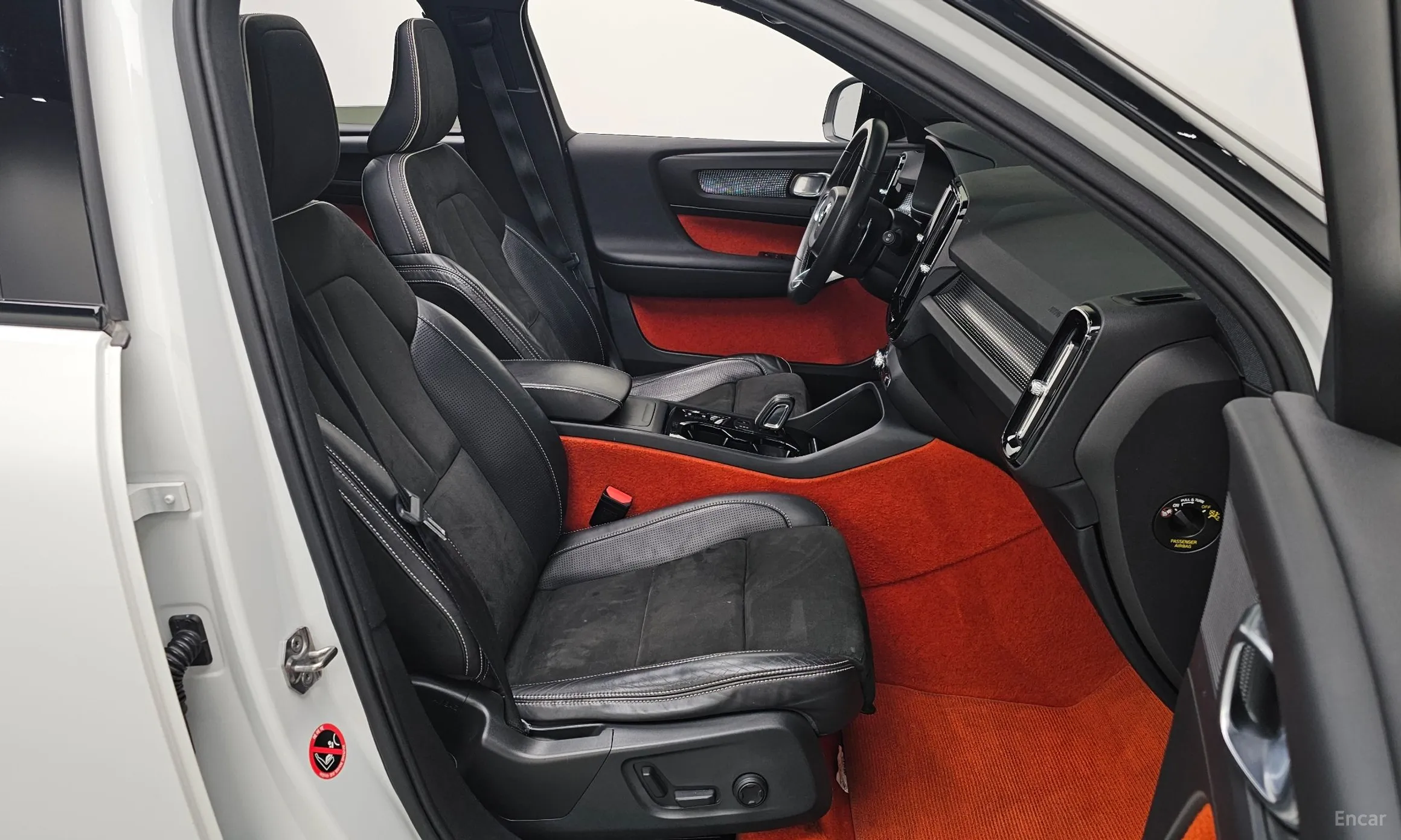 Volvo XC40 превью 11
