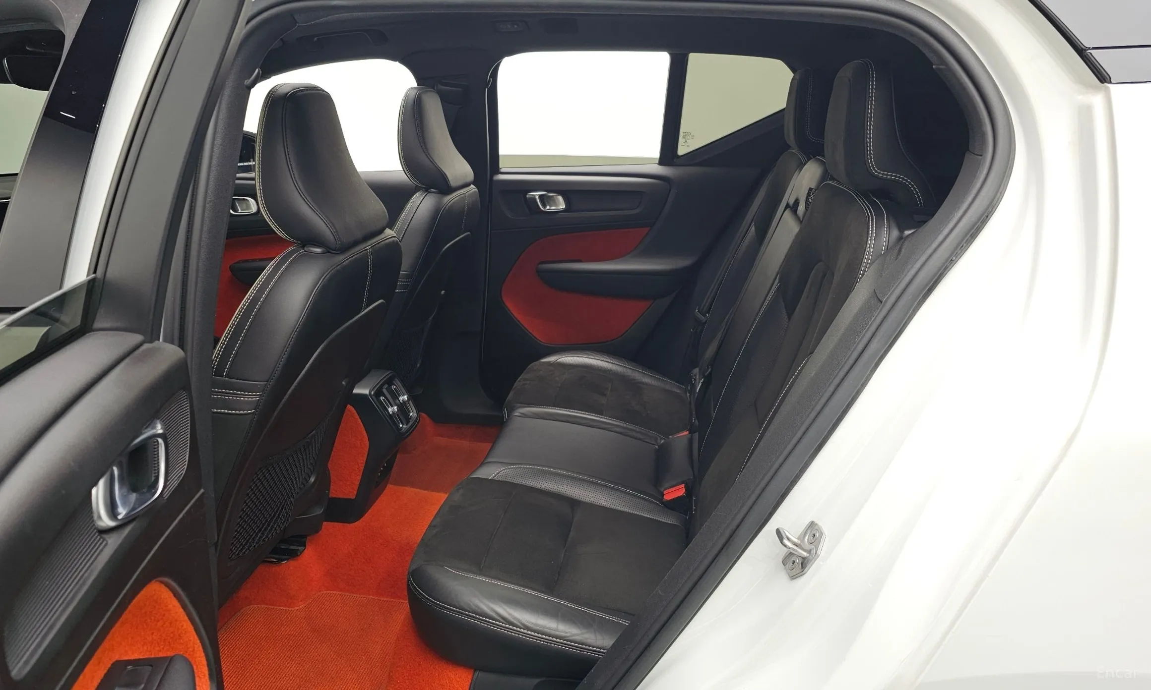 Volvo XC40 превью 12