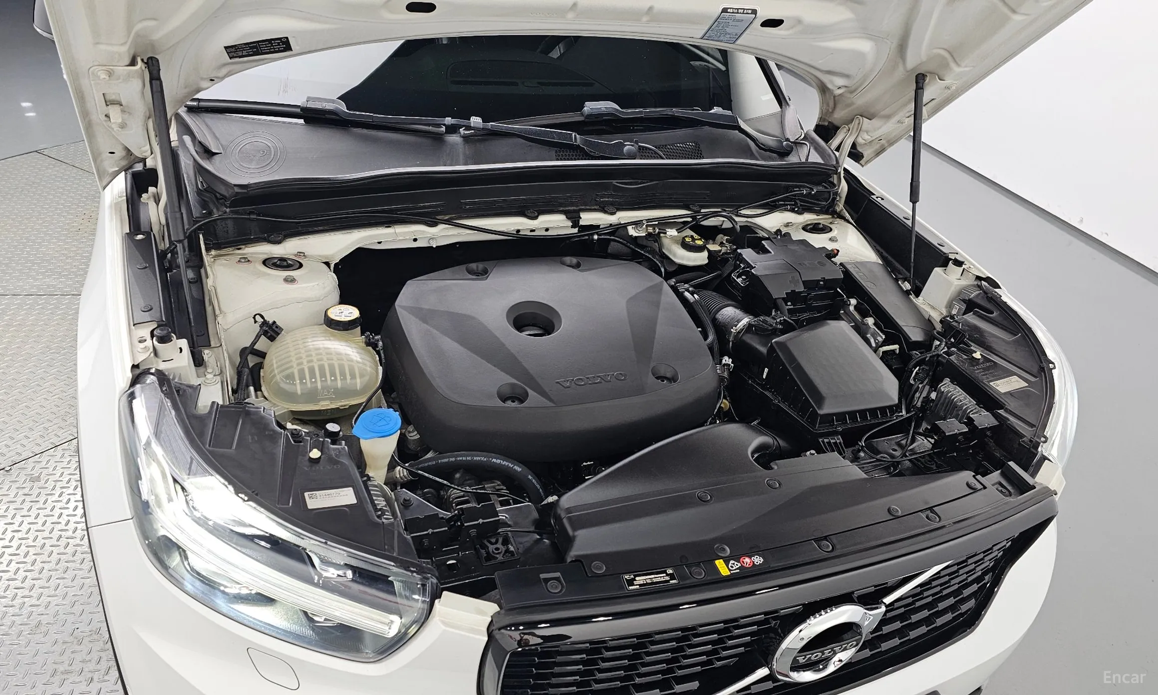 Volvo XC40 превью 6