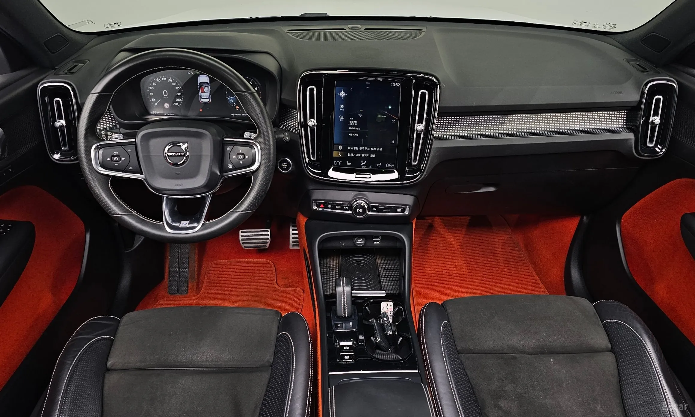 Volvo XC40 превью 7