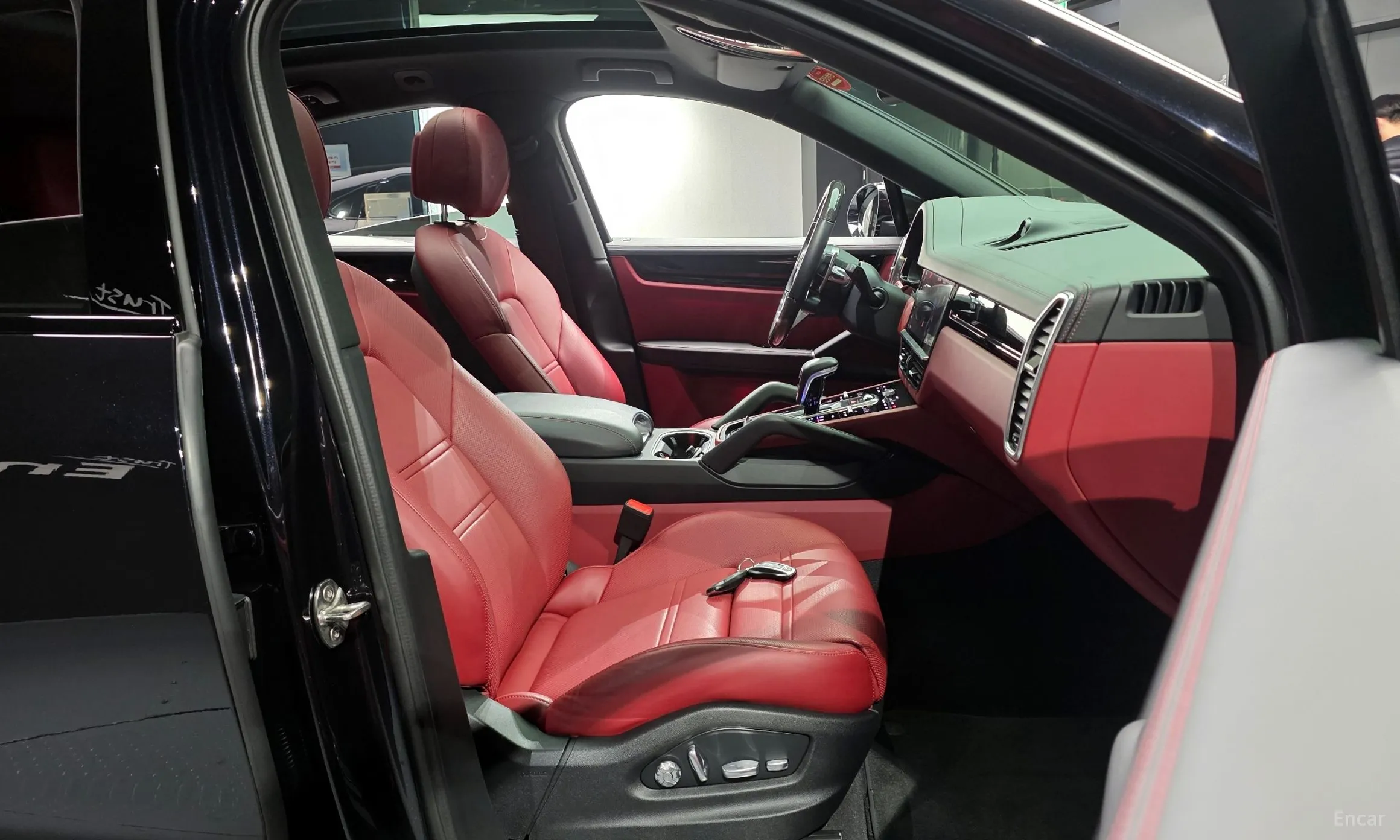 Porsche Cayenne (PO536) превью 10