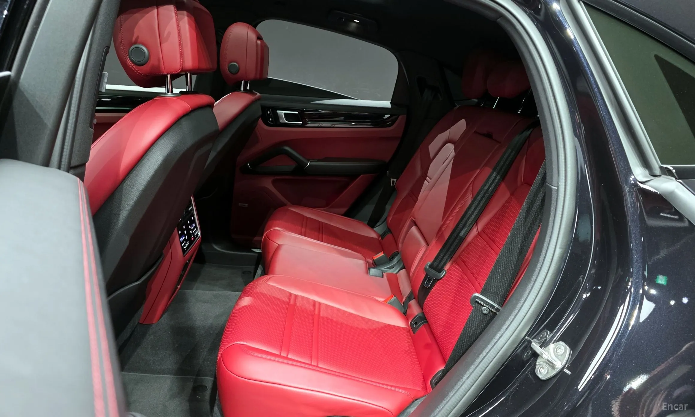 Porsche Cayenne (PO536) превью 12