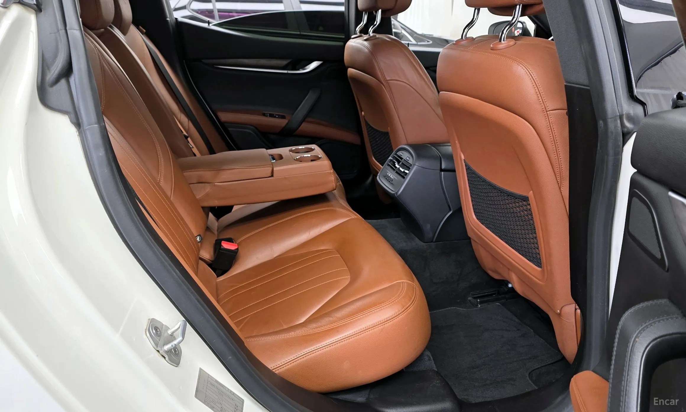 Maserati Ghibli превью 12