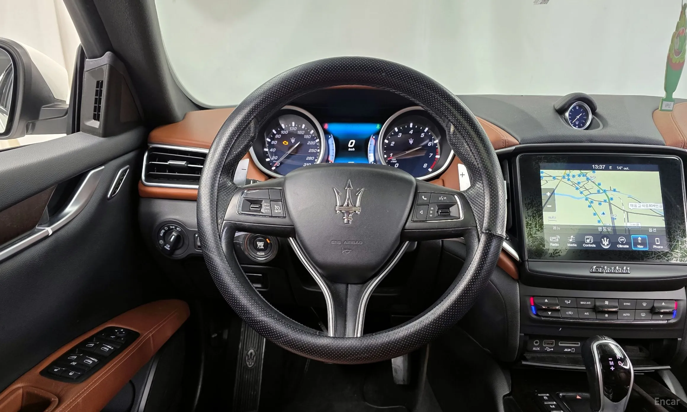 Maserati Ghibli превью 13
