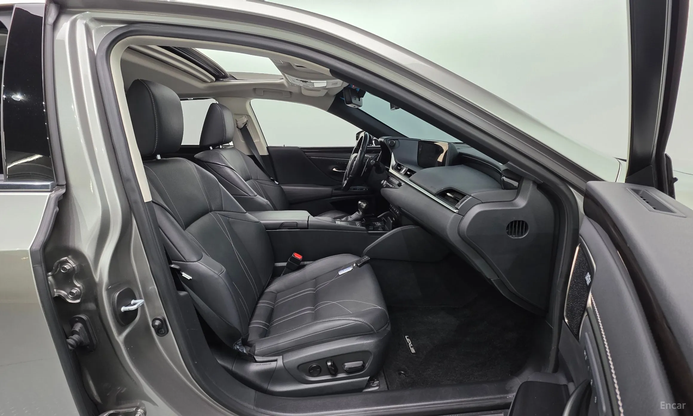 Lexus ES300h 7th Generation превью 10