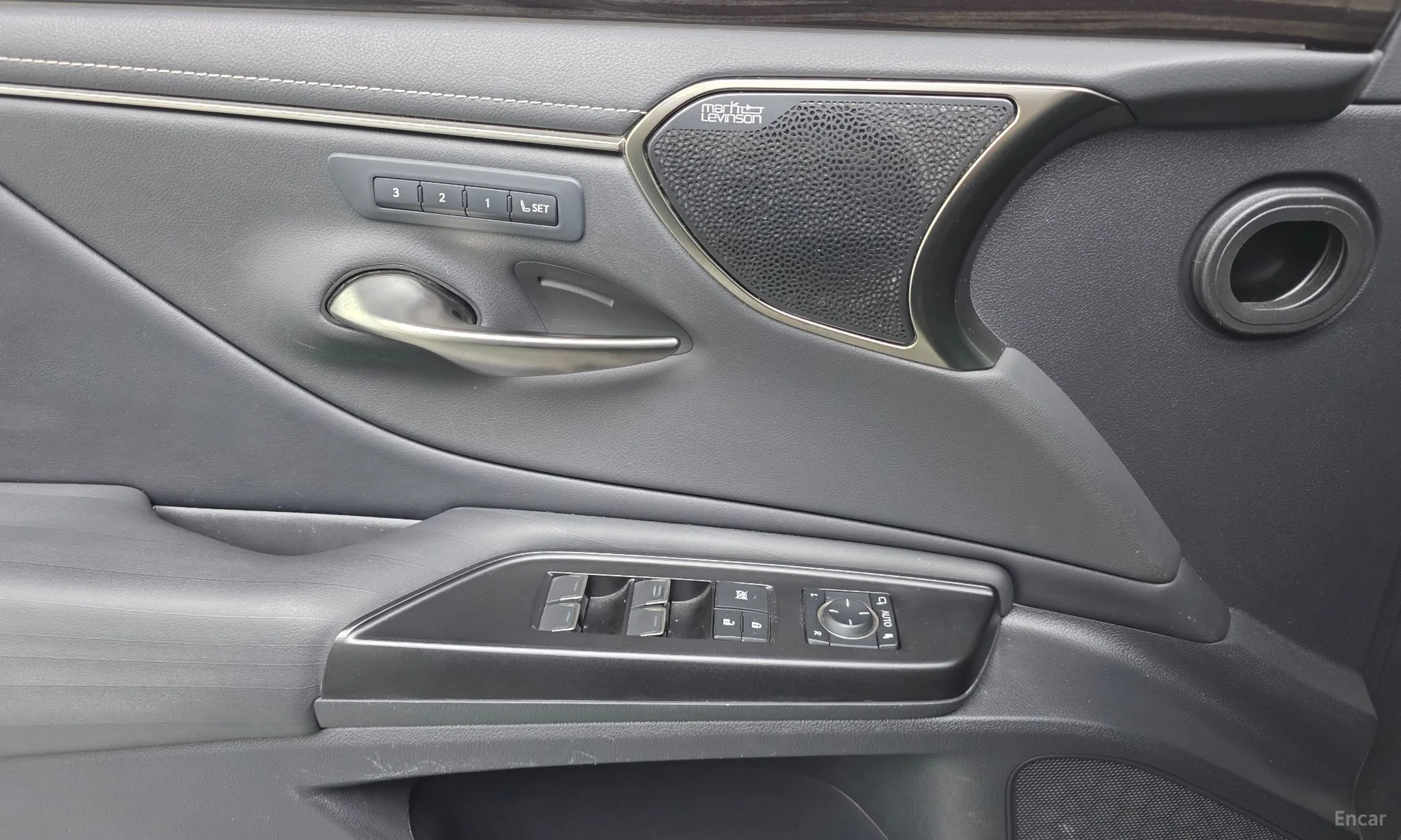 Lexus ES300h 7th Generation превью 13