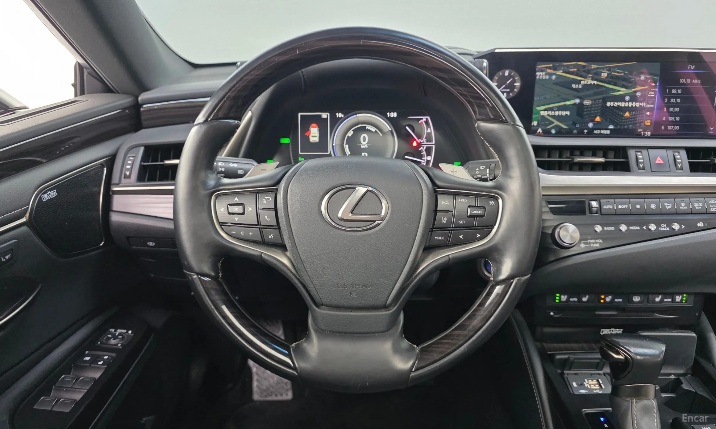 Lexus ES300h 7th Generation превью 15