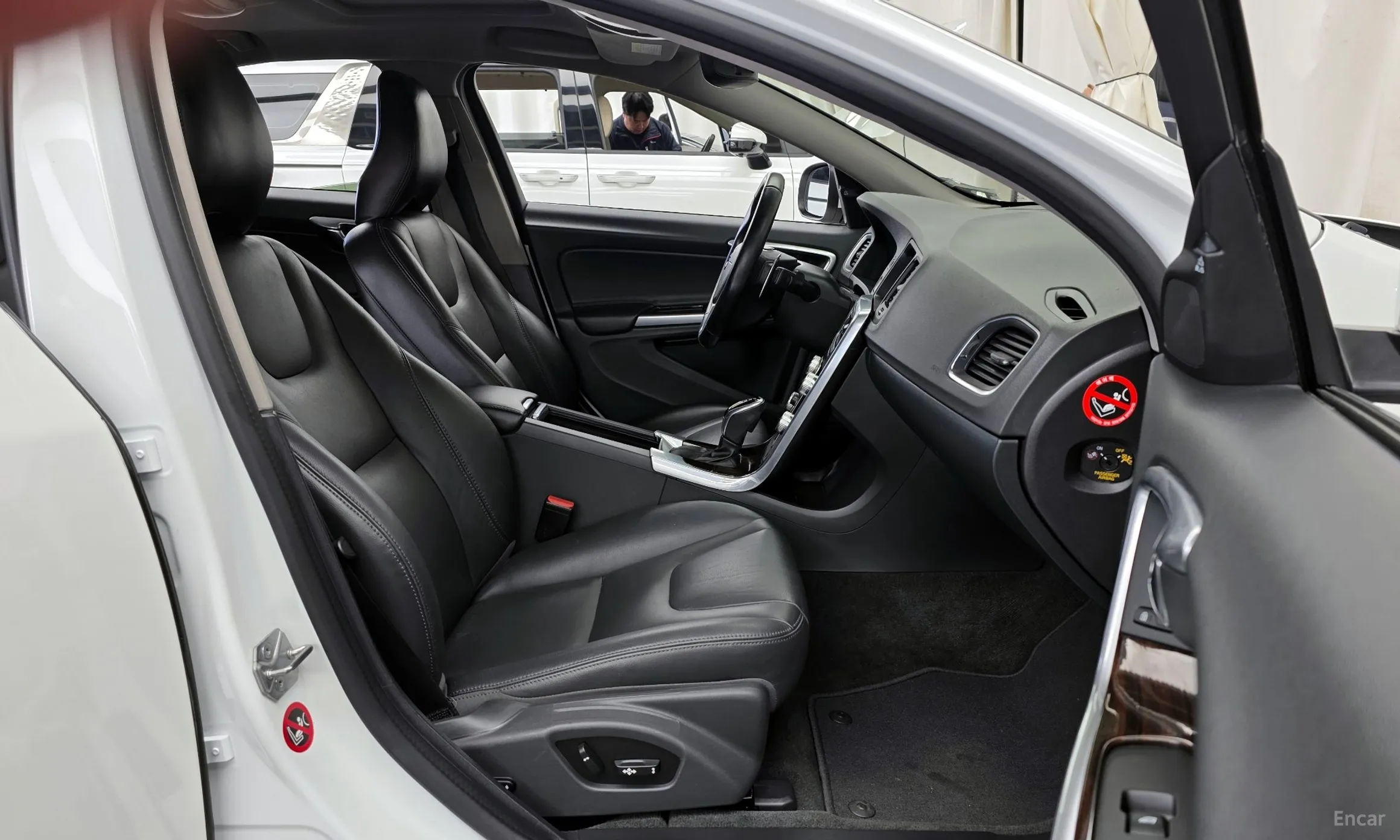 Volvo S60 превью 11