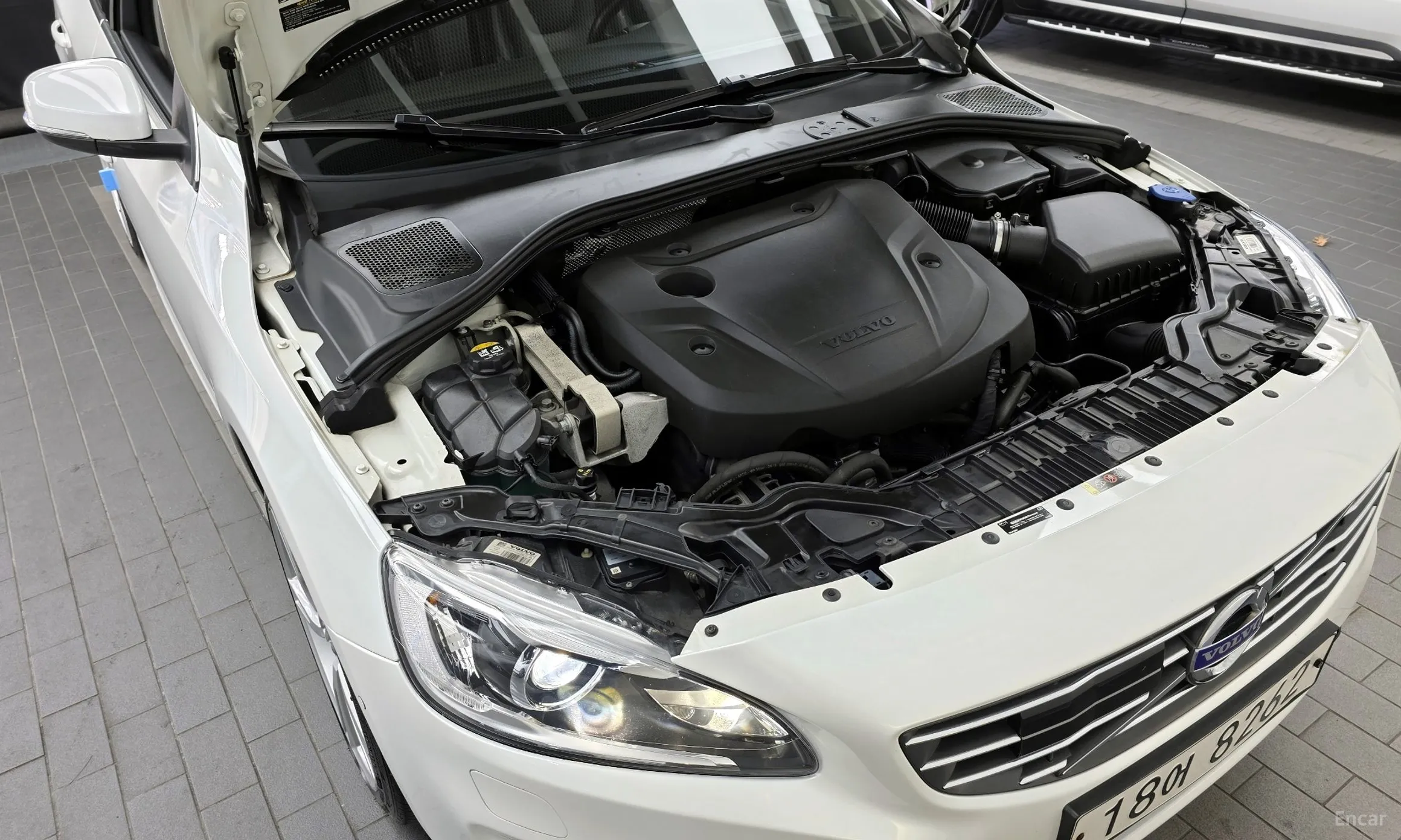 Volvo S60 превью 6