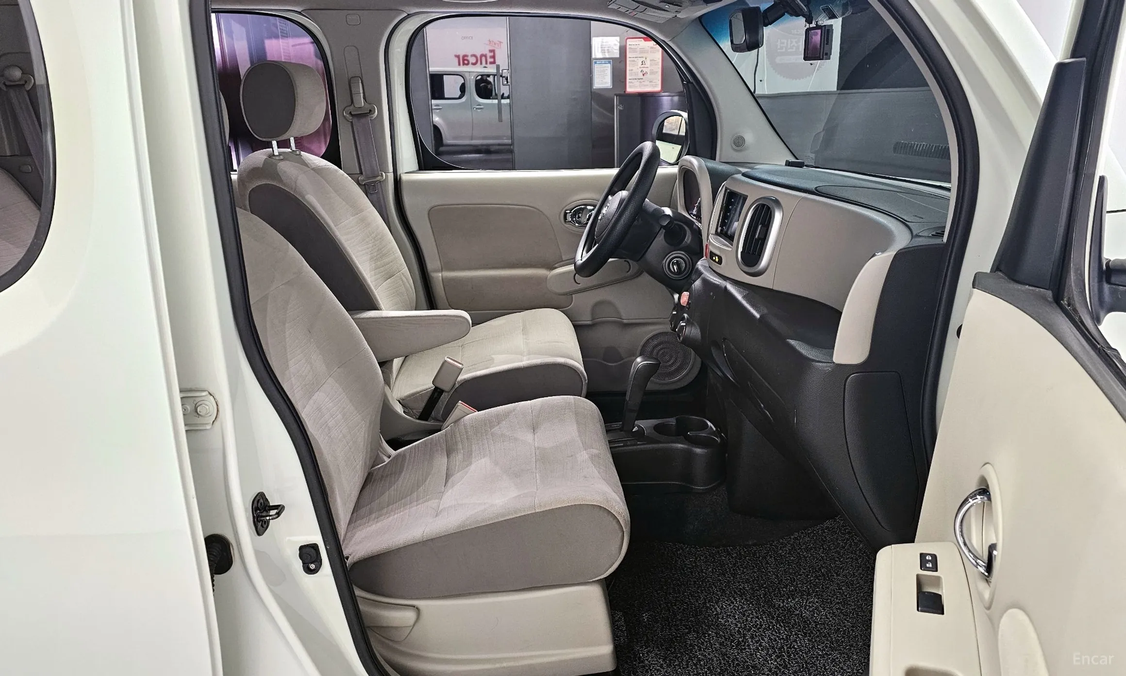 Nissan Cube превью 10