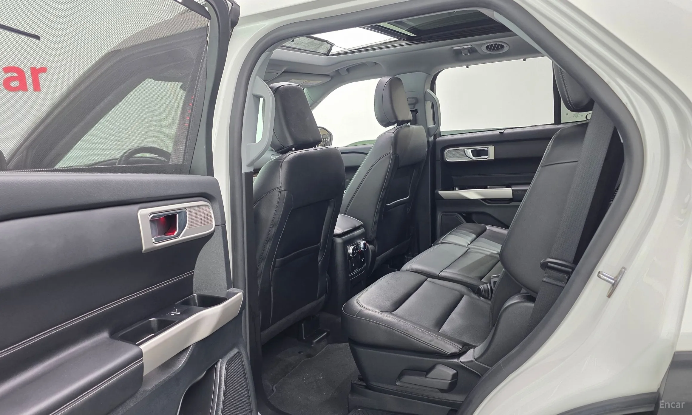 Ford Explorer 6th Generation превью 17