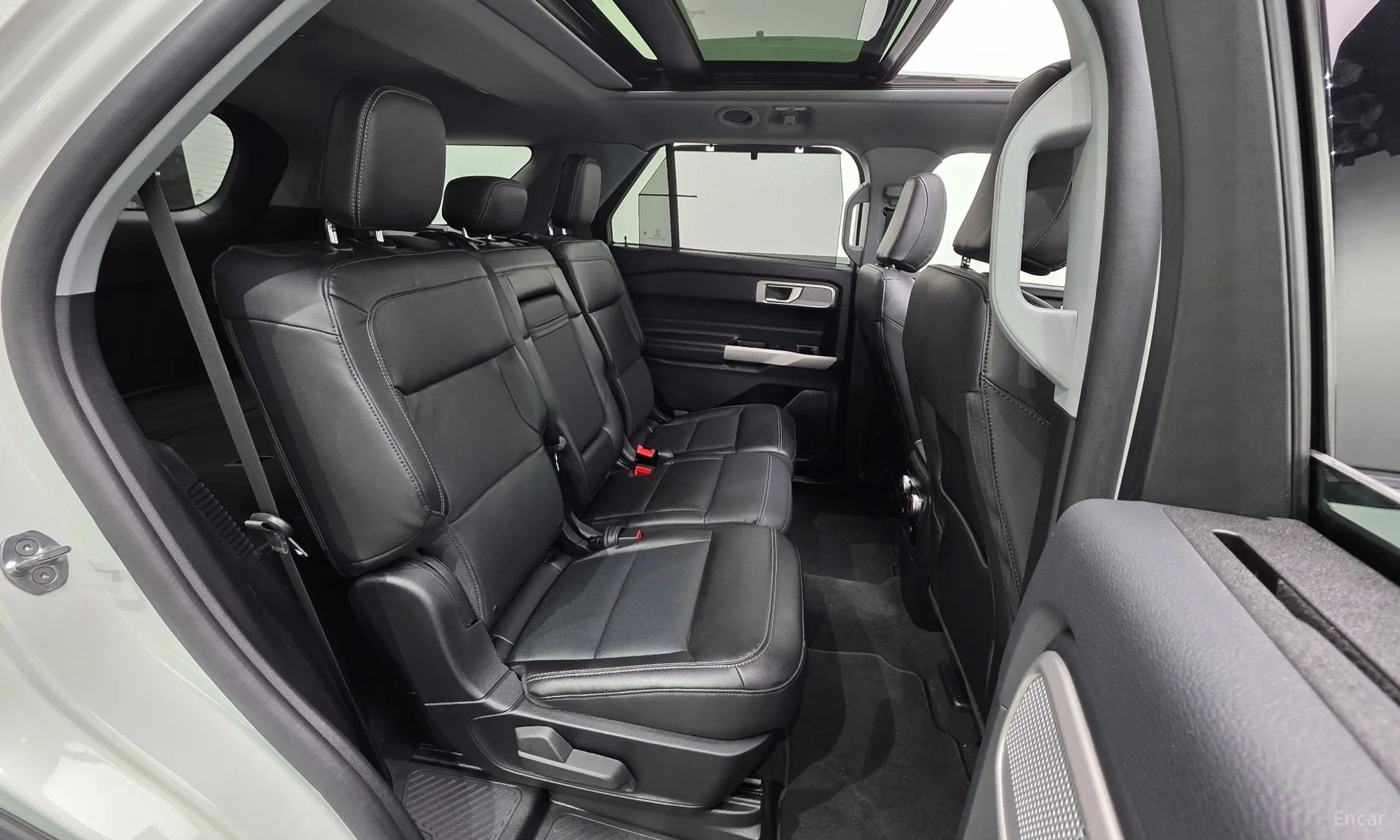 Ford Explorer 6th Generation превью 19