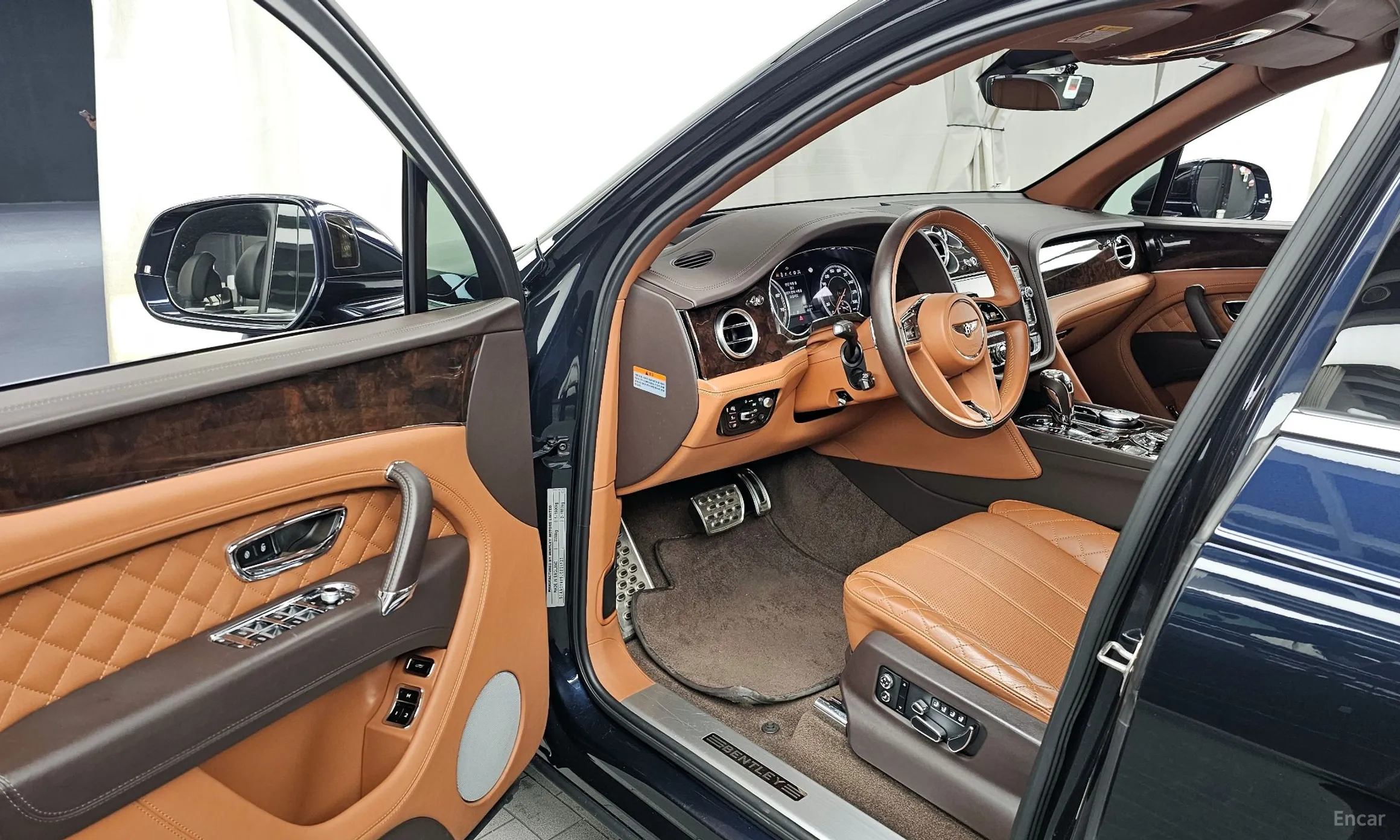 Bentley Bentayga превью 10