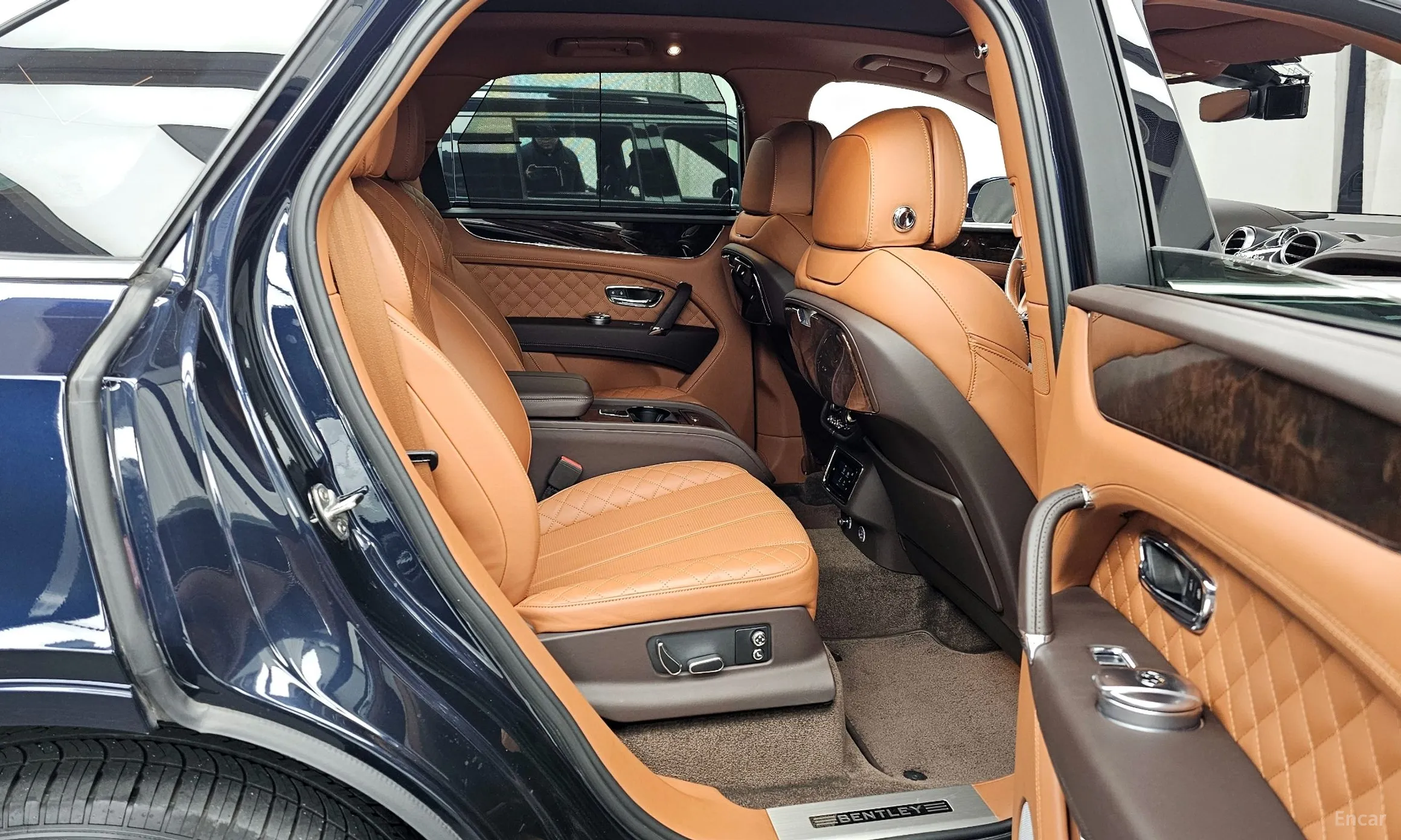 Bentley Bentayga превью 12
