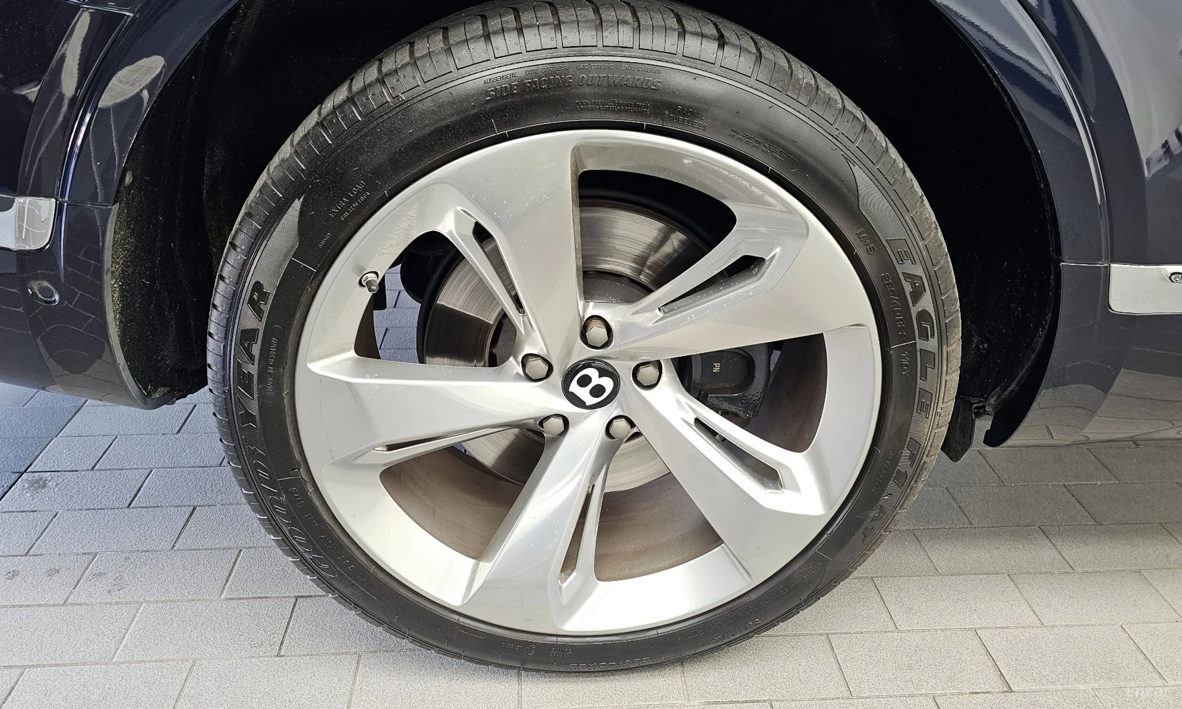 Bentley Bentayga превью 5
