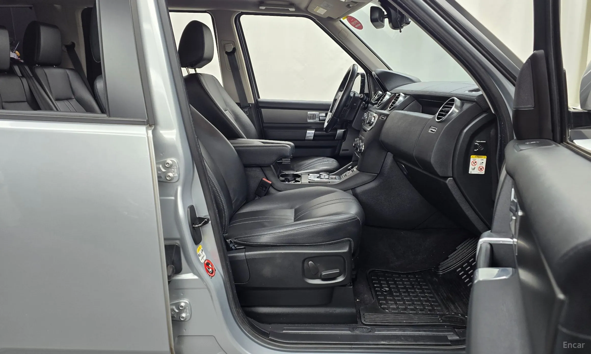 Land Rover Discovery 4 превью 11