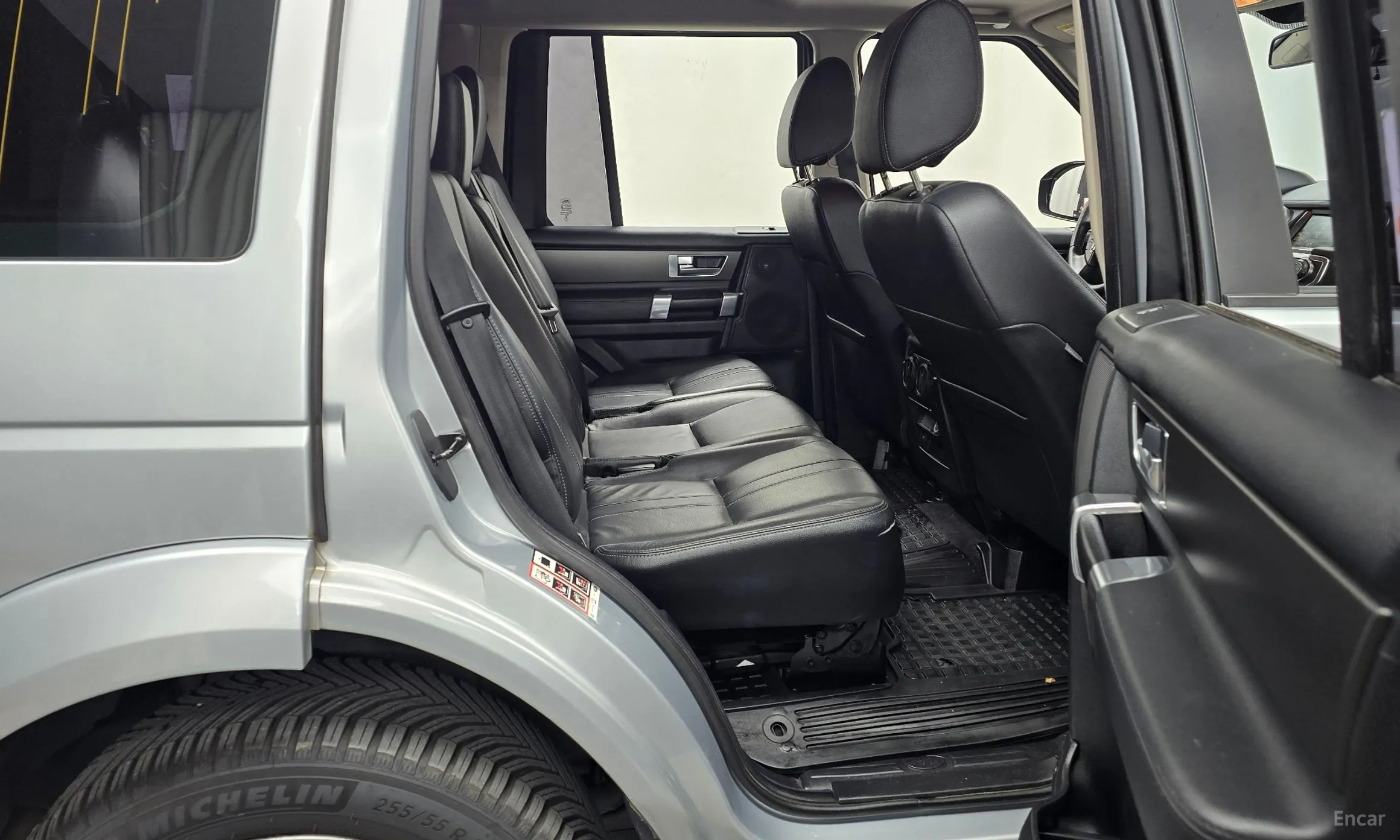 Land Rover Discovery 4 превью 12