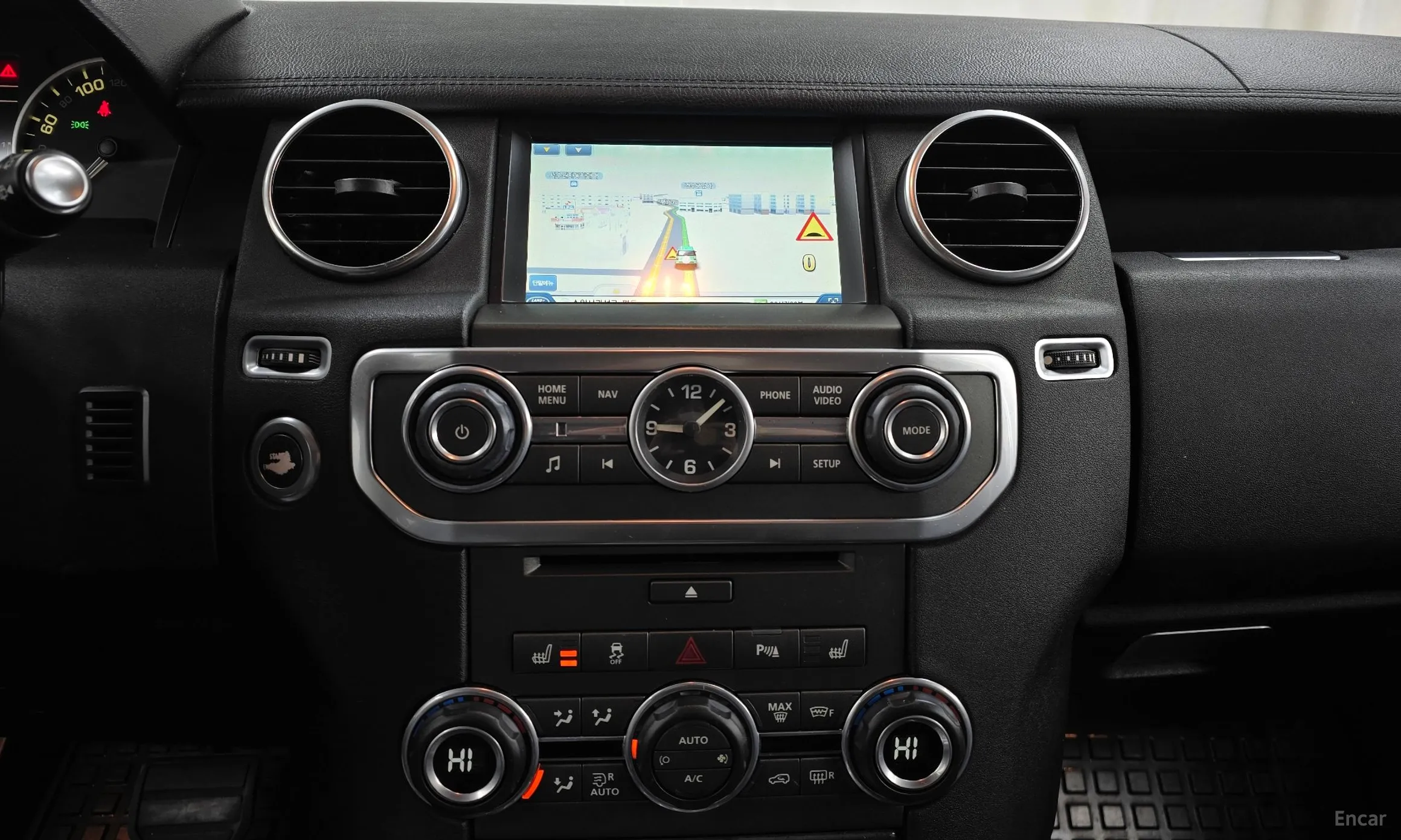 Land Rover Discovery 4 превью 14
