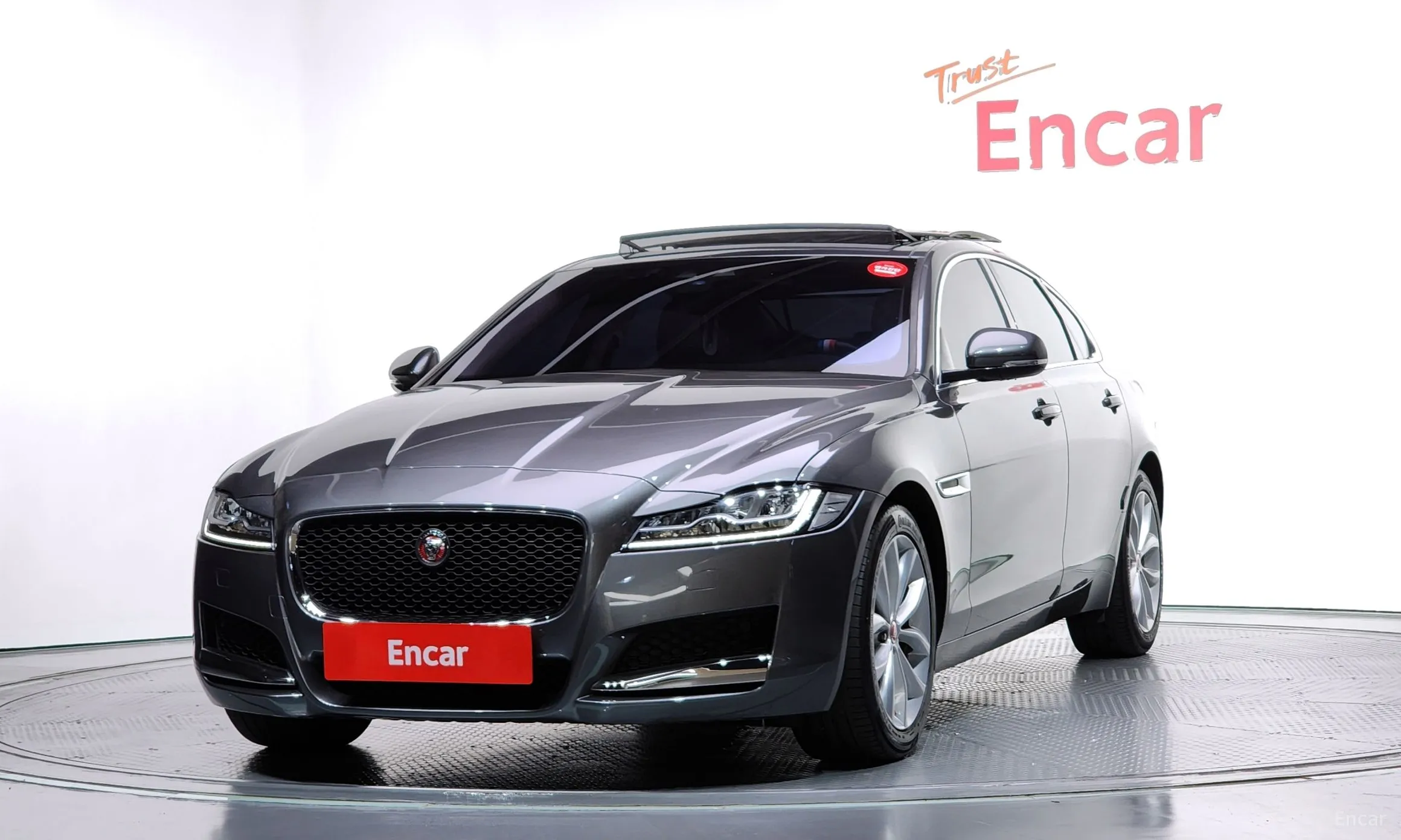 Jaguar XF (x260)