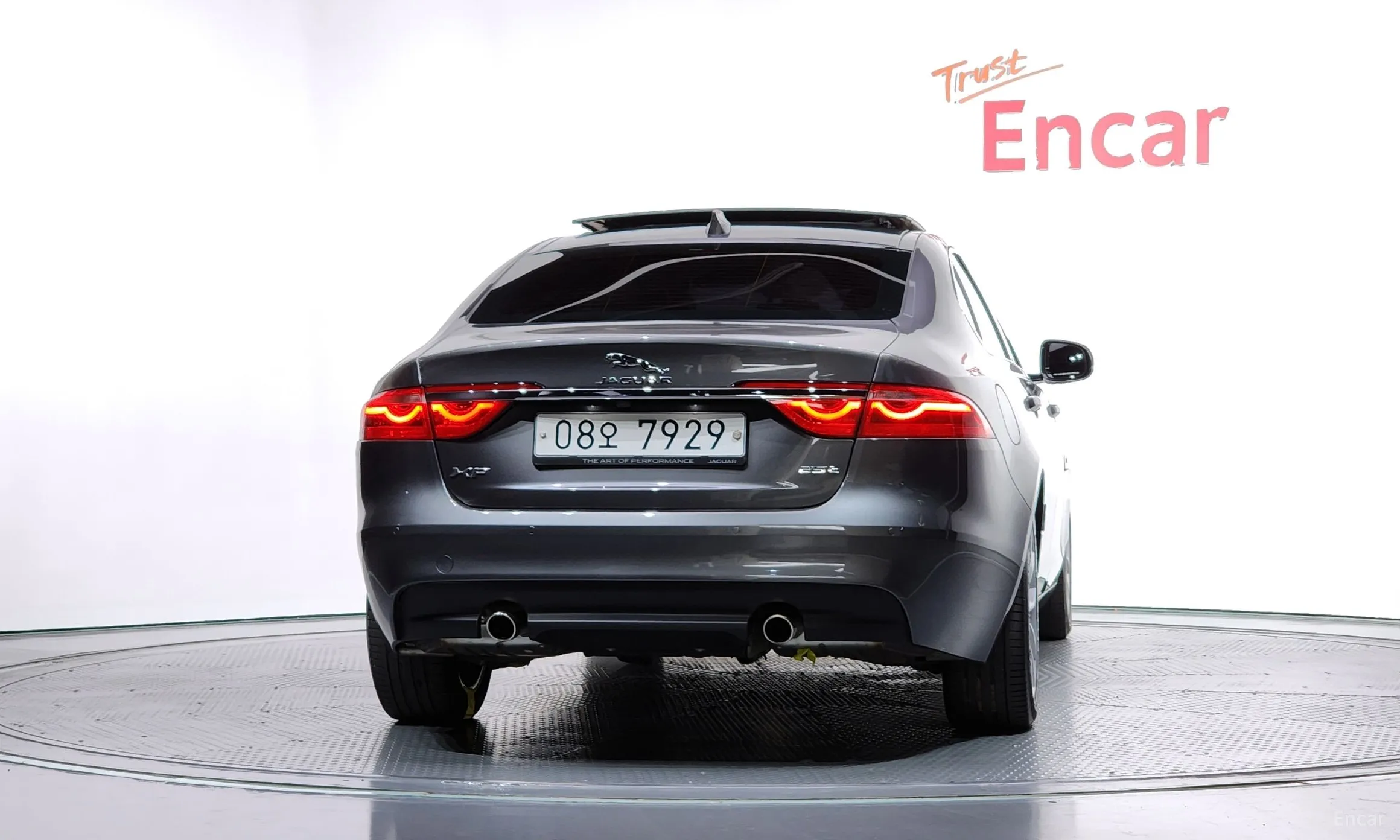 Jaguar XF (x260) превью 4