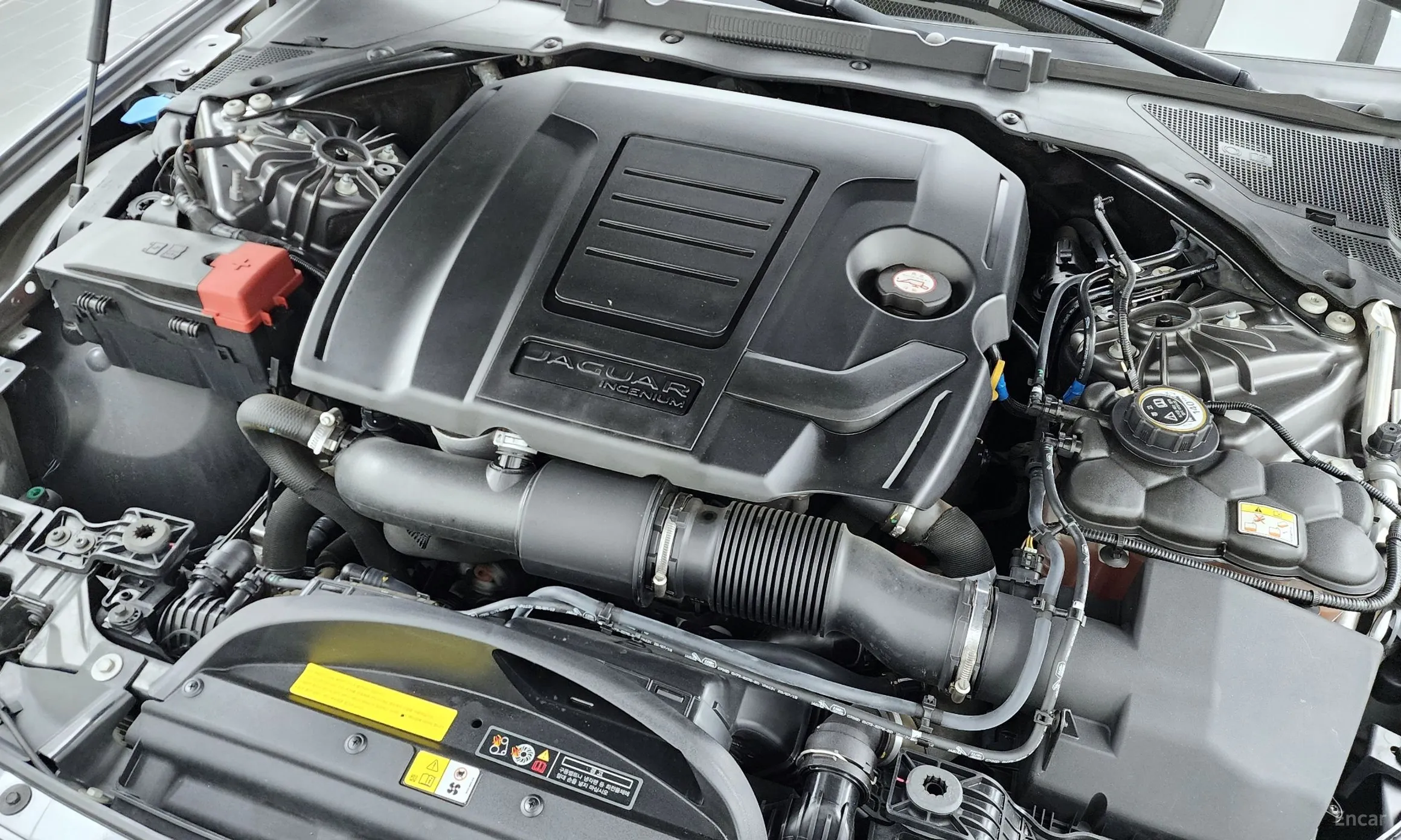 Jaguar XF (x260) превью 6