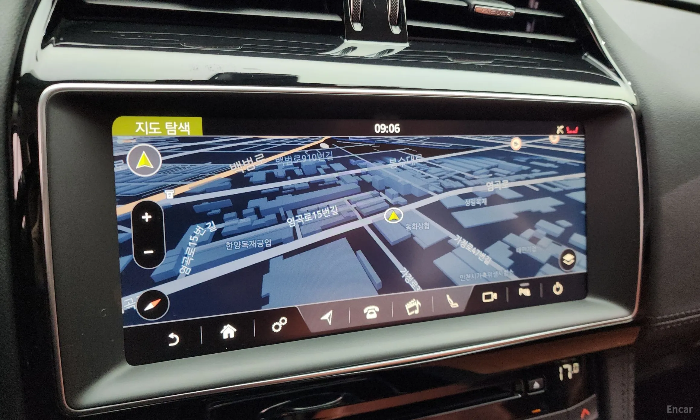 Jaguar F-PACE превью 14