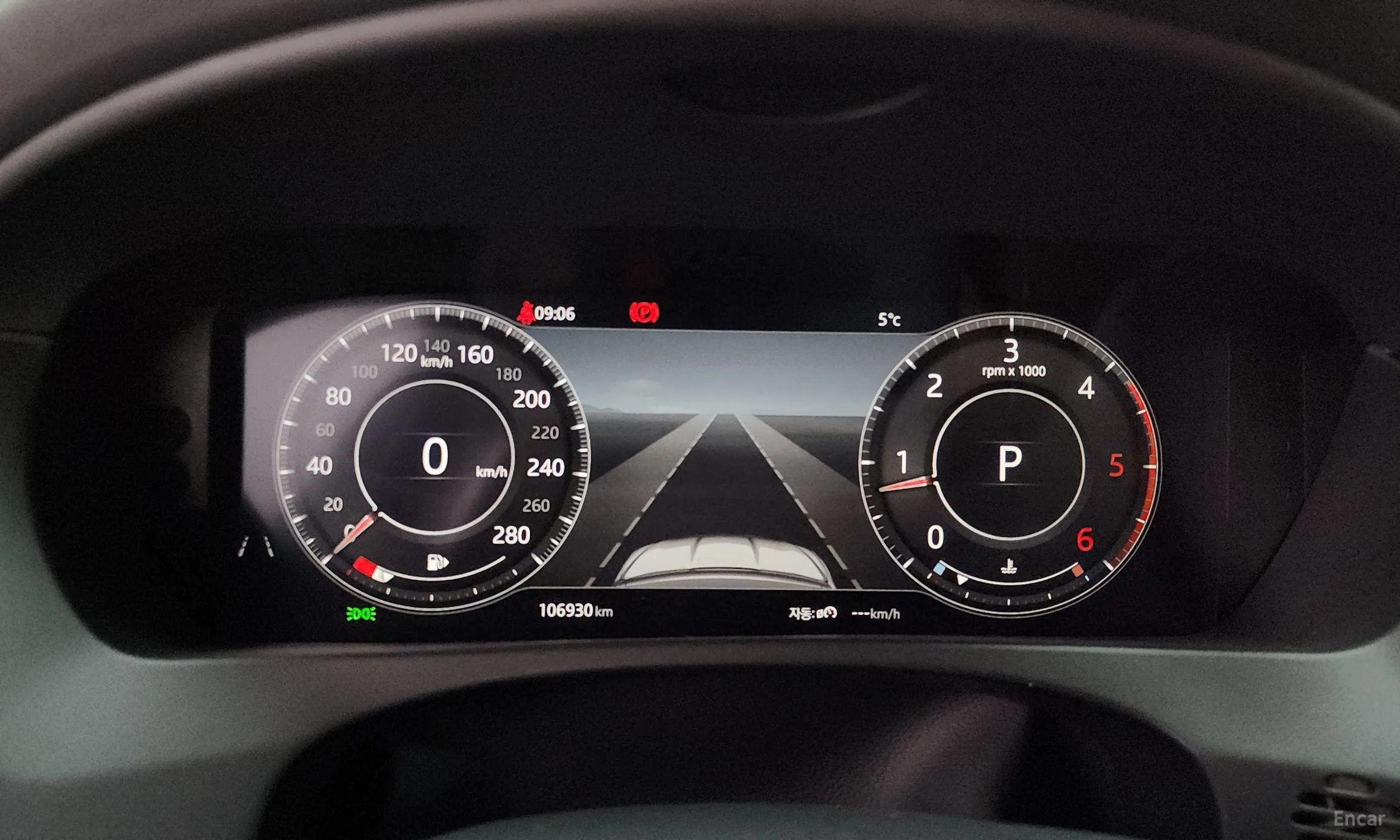 Jaguar F-PACE превью 8