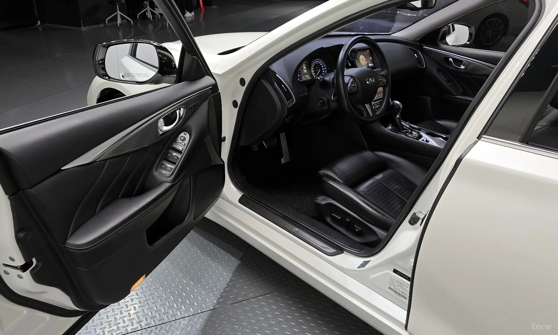Infiniti Q50 превью 11