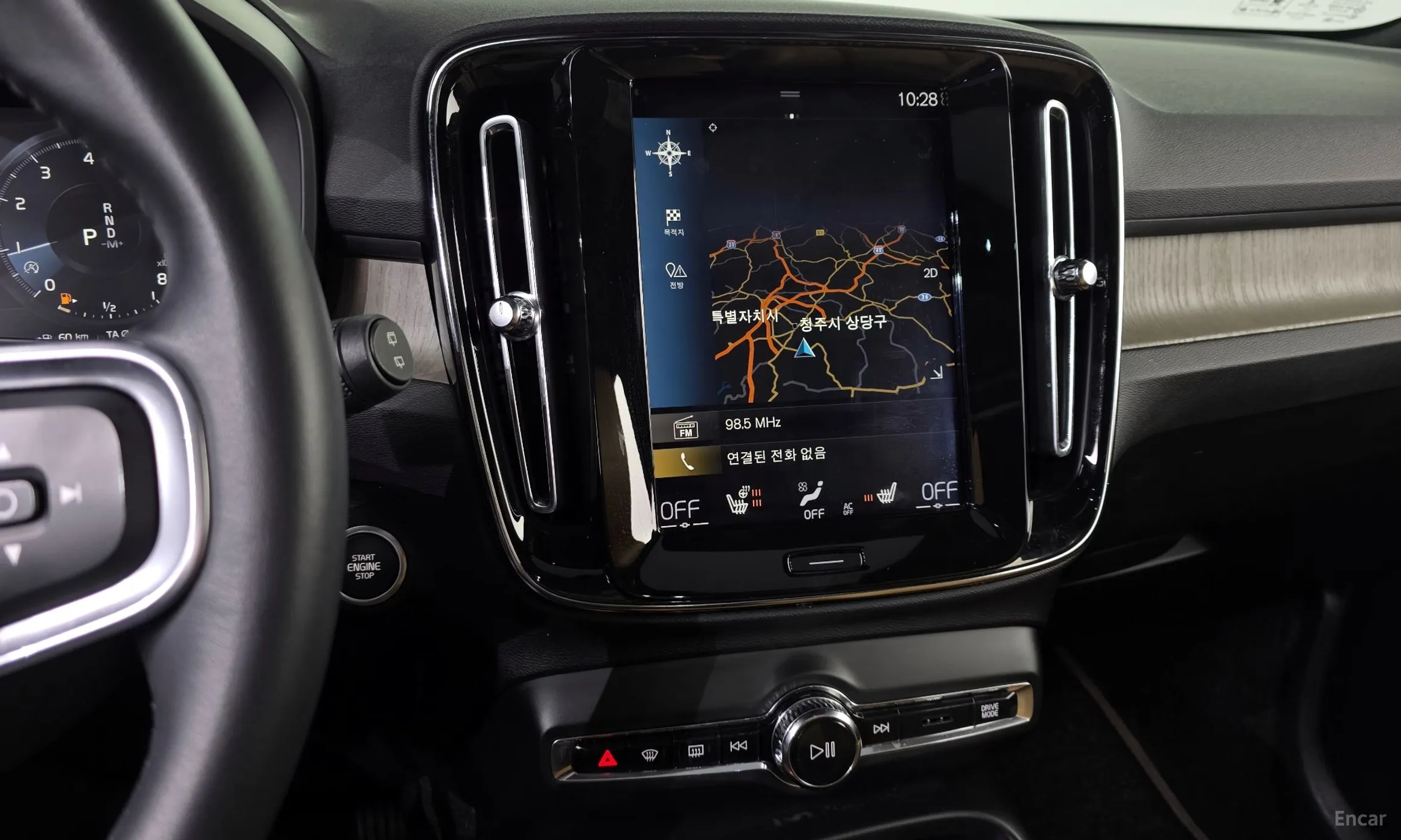 Volvo XC40 превью 13