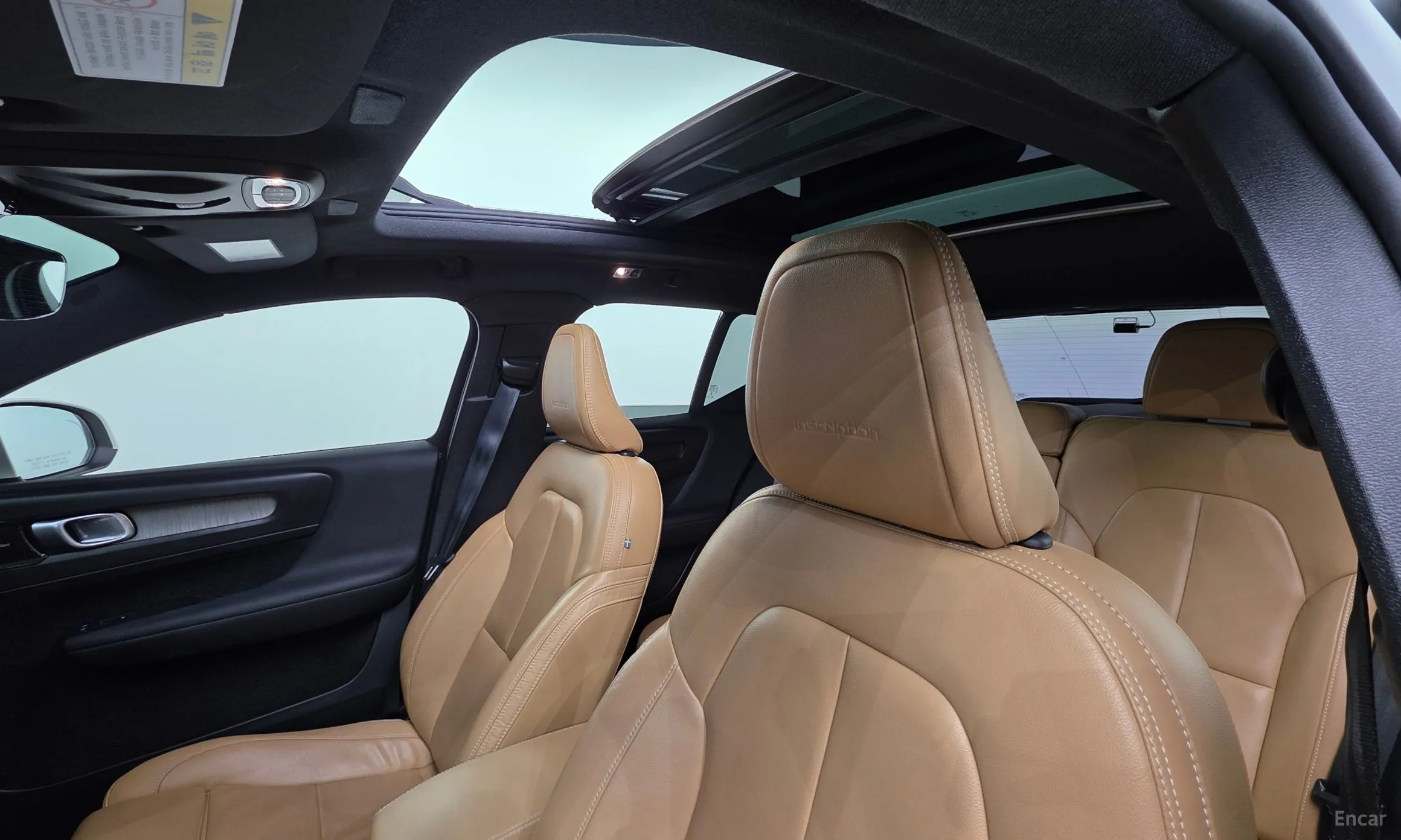 Volvo XC40 превью 19