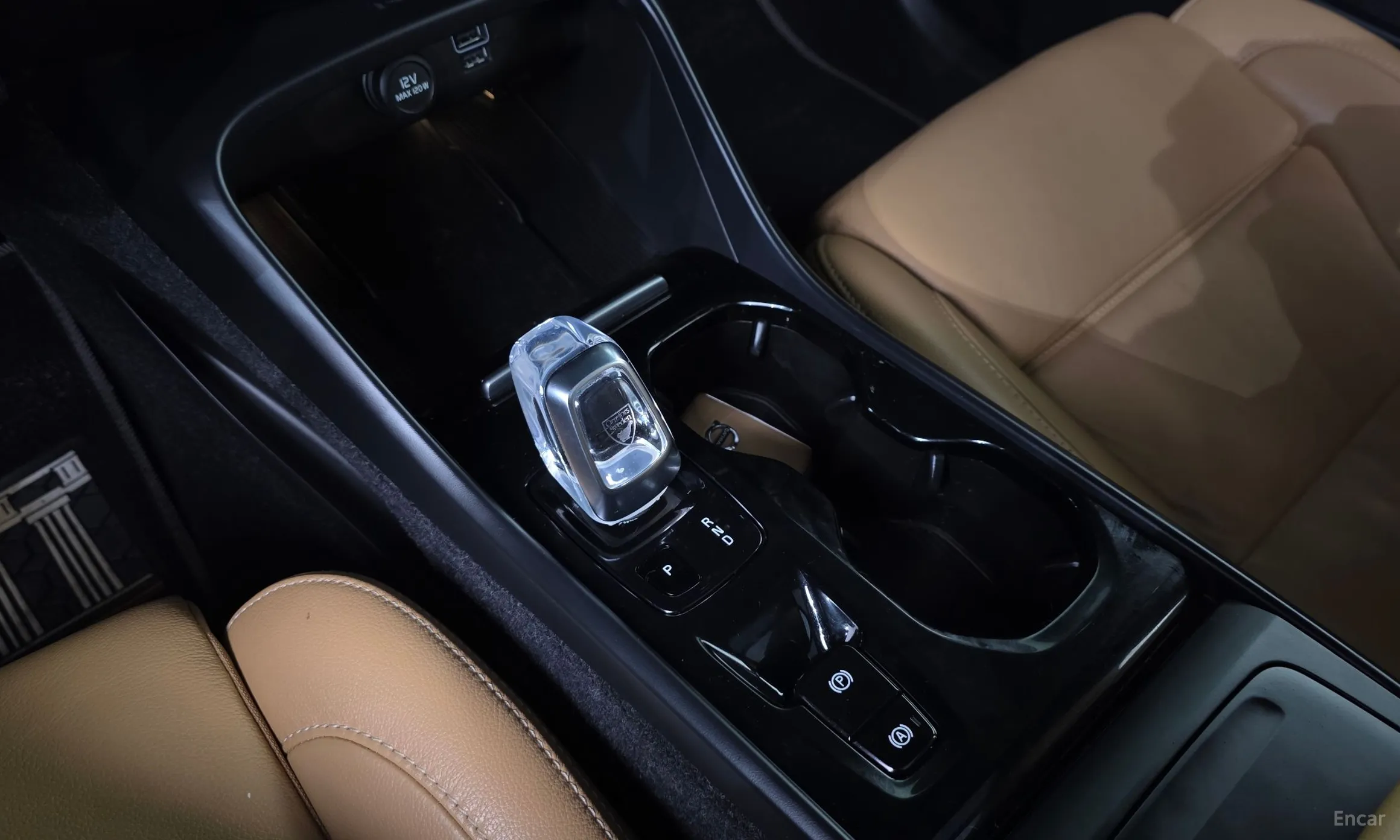 Volvo XC40 превью 9