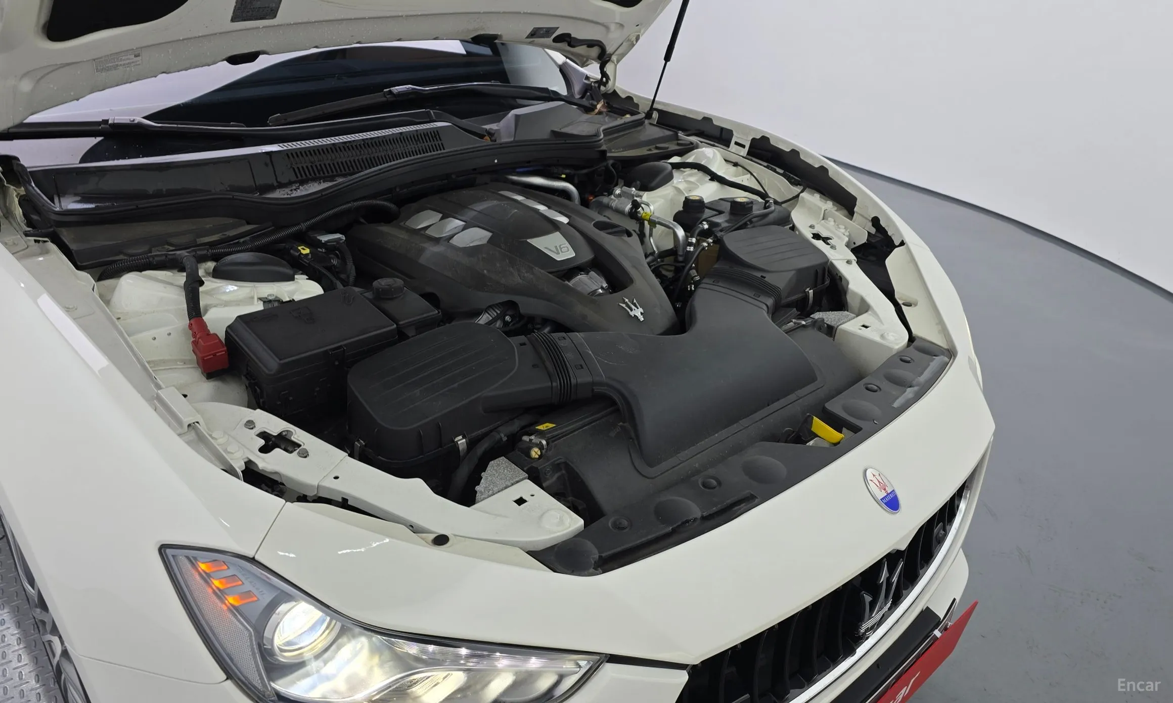 Maserati Ghibli превью 6