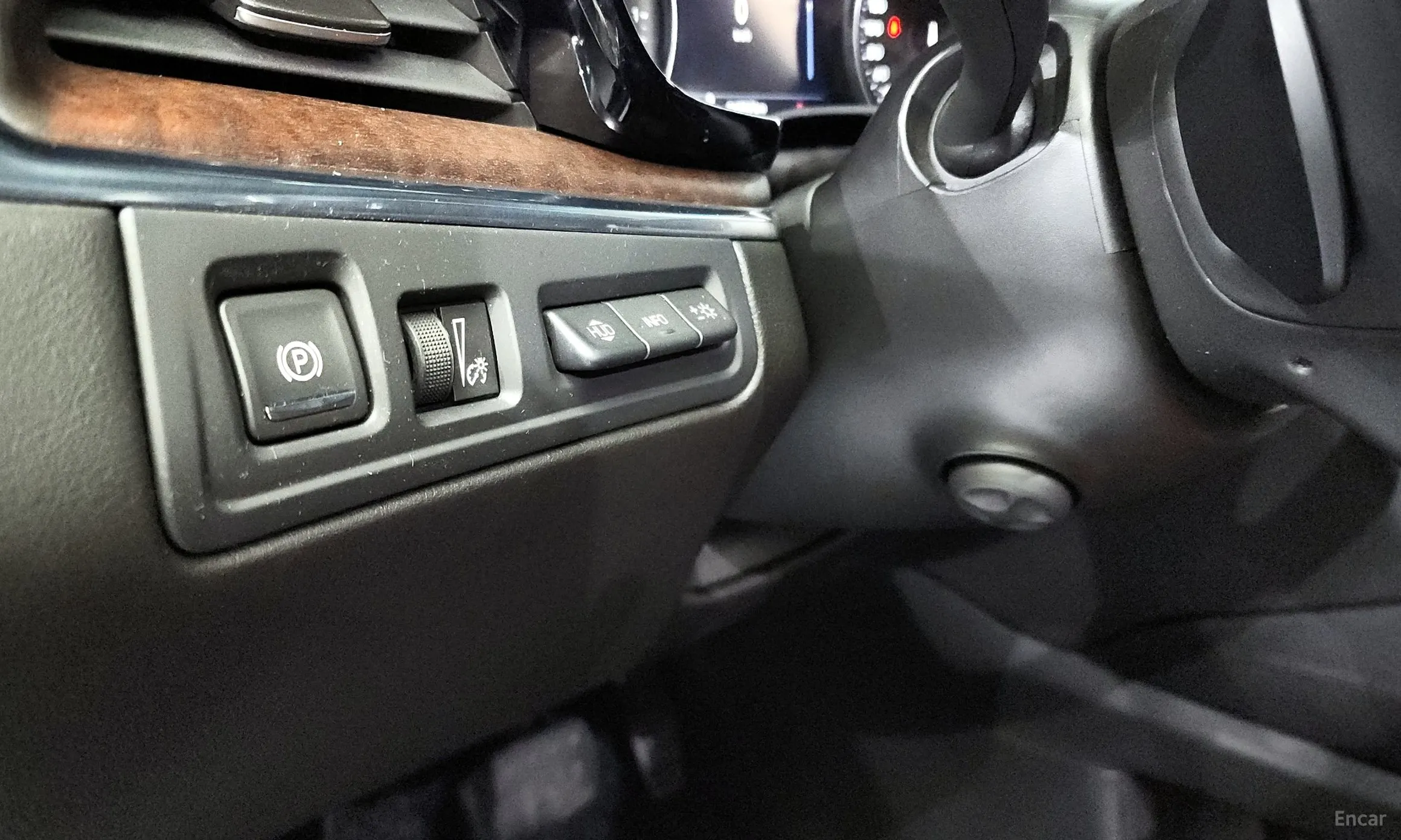 Cadillac XT5 превью 13