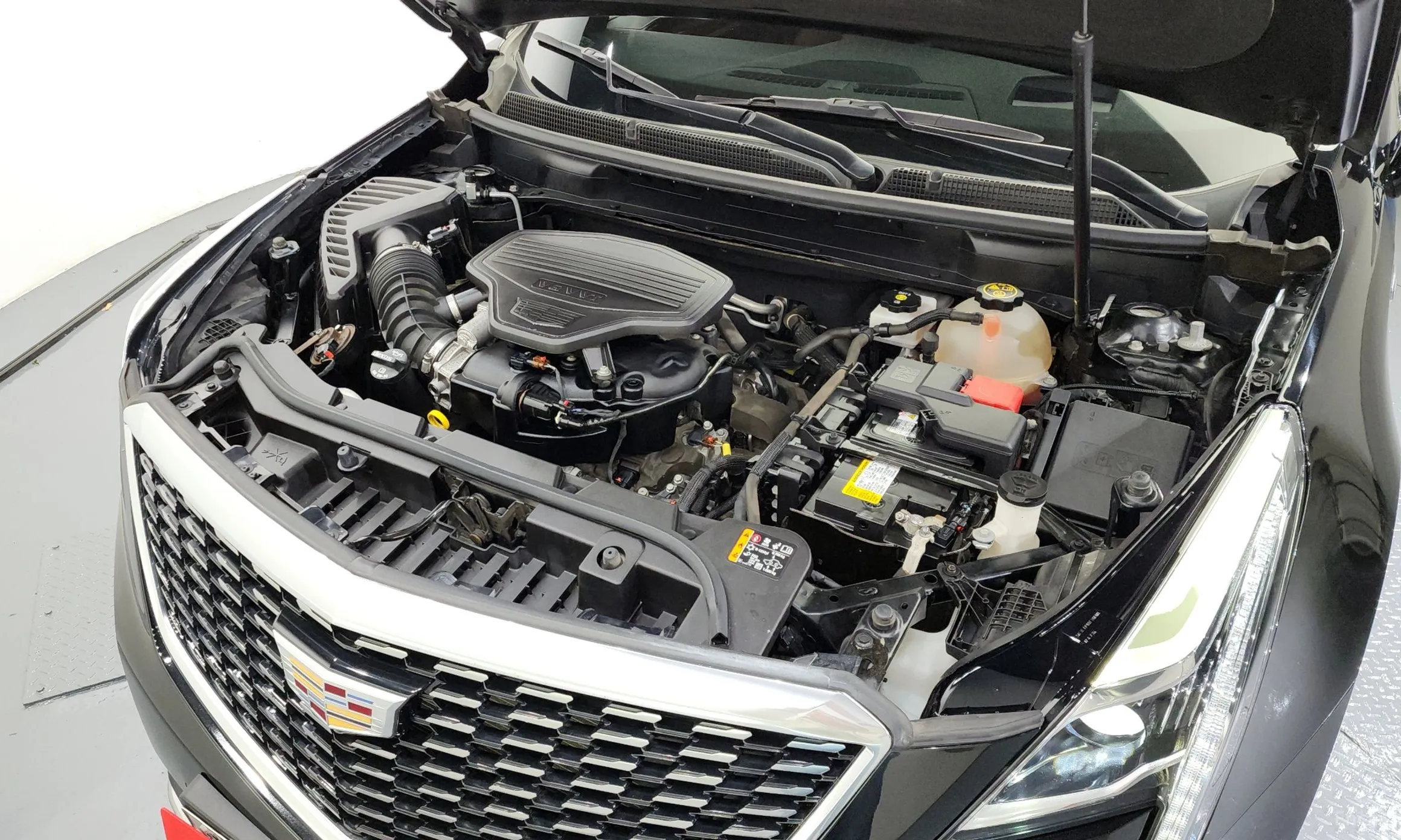 Cadillac XT5 превью 6