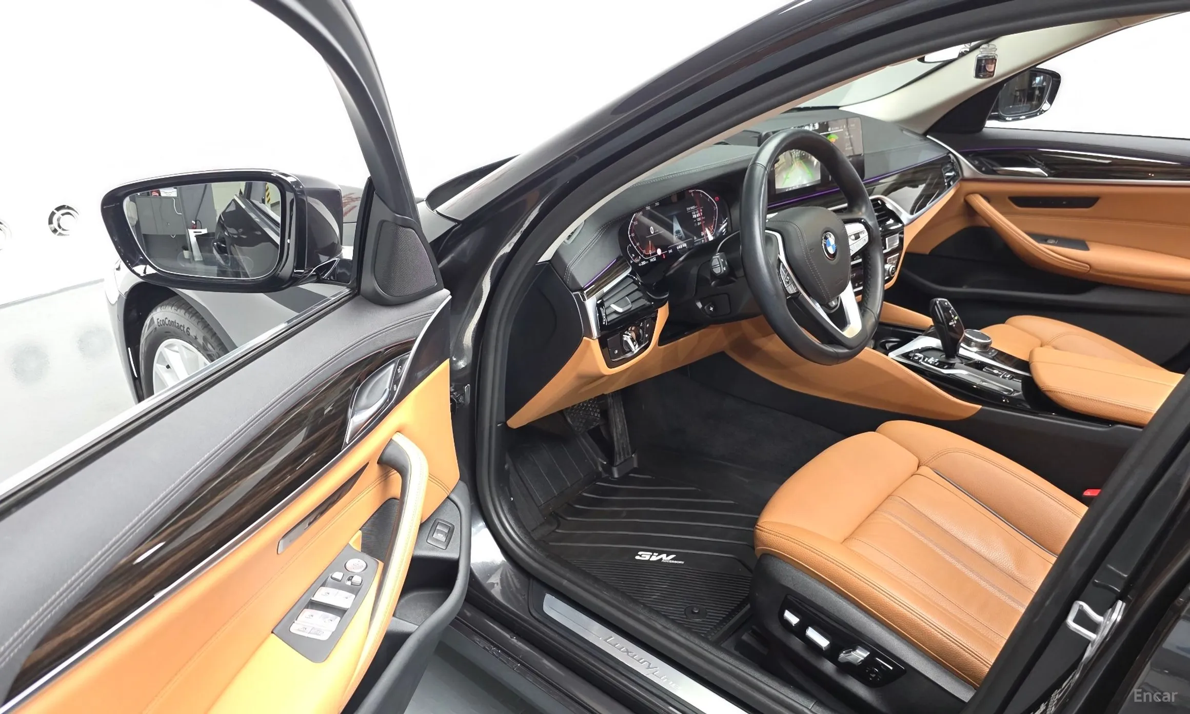 BMW 5 Series (G30) превью 11